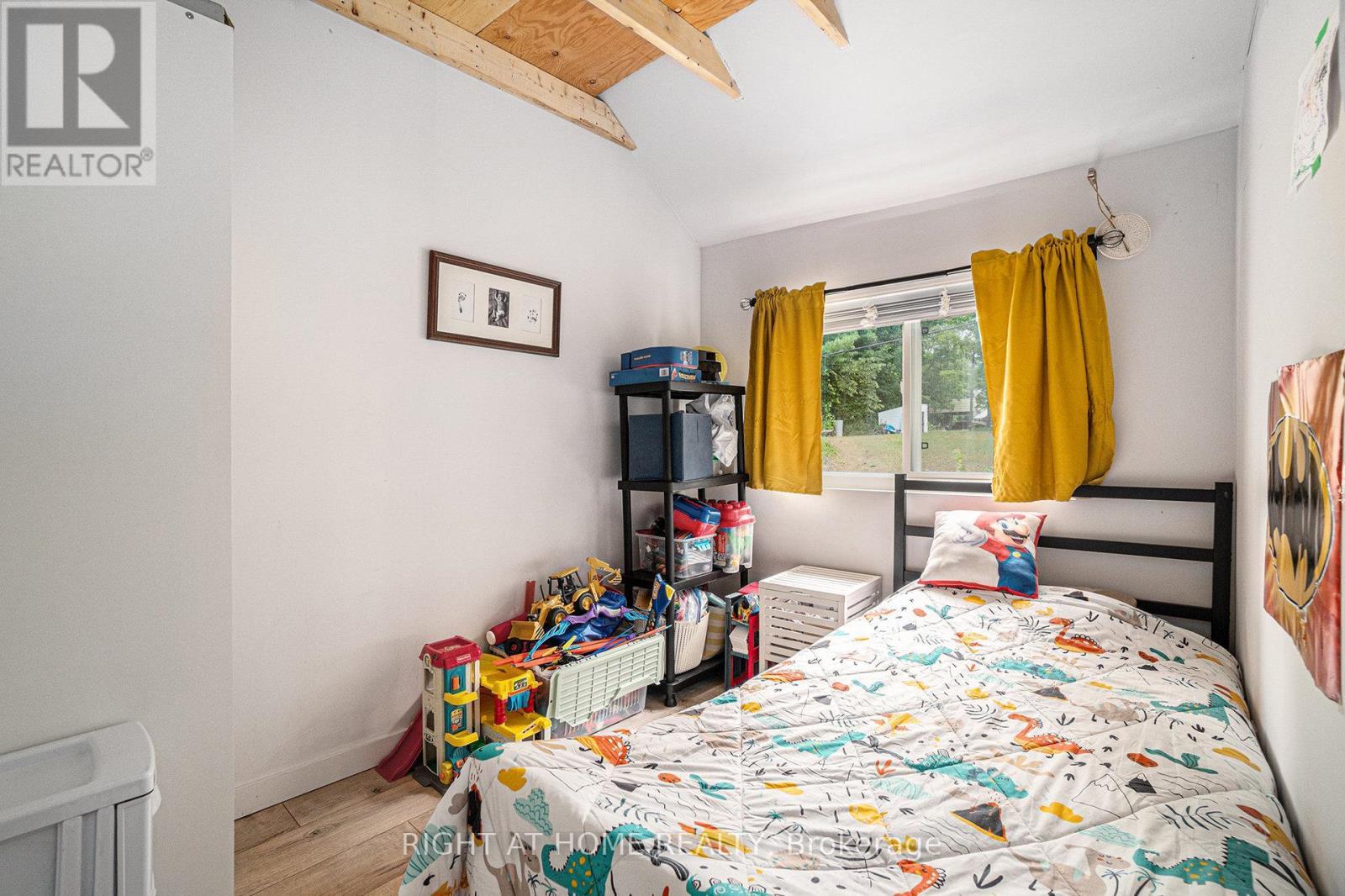 15 Willis James Lane, Mcnab/Braeside, ON - Indoor Photo Showing Bedroom