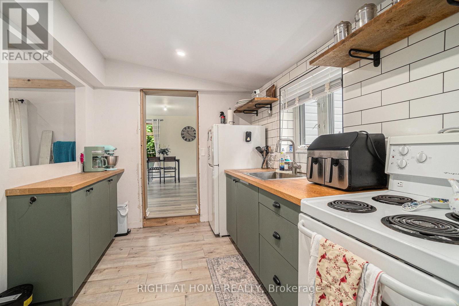 15 Willis James Lane, Mcnab/Braeside, ON - Indoor Photo Showing Kitchen