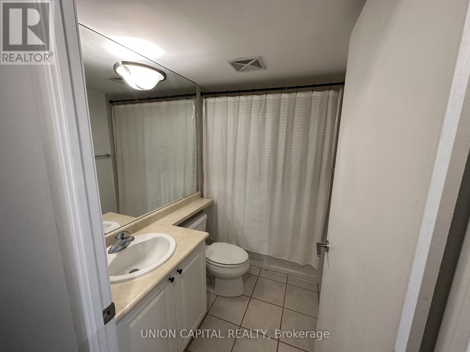 917 - 231 Fort York Boulevard, Toronto, ON - Indoor Photo Showing Bathroom