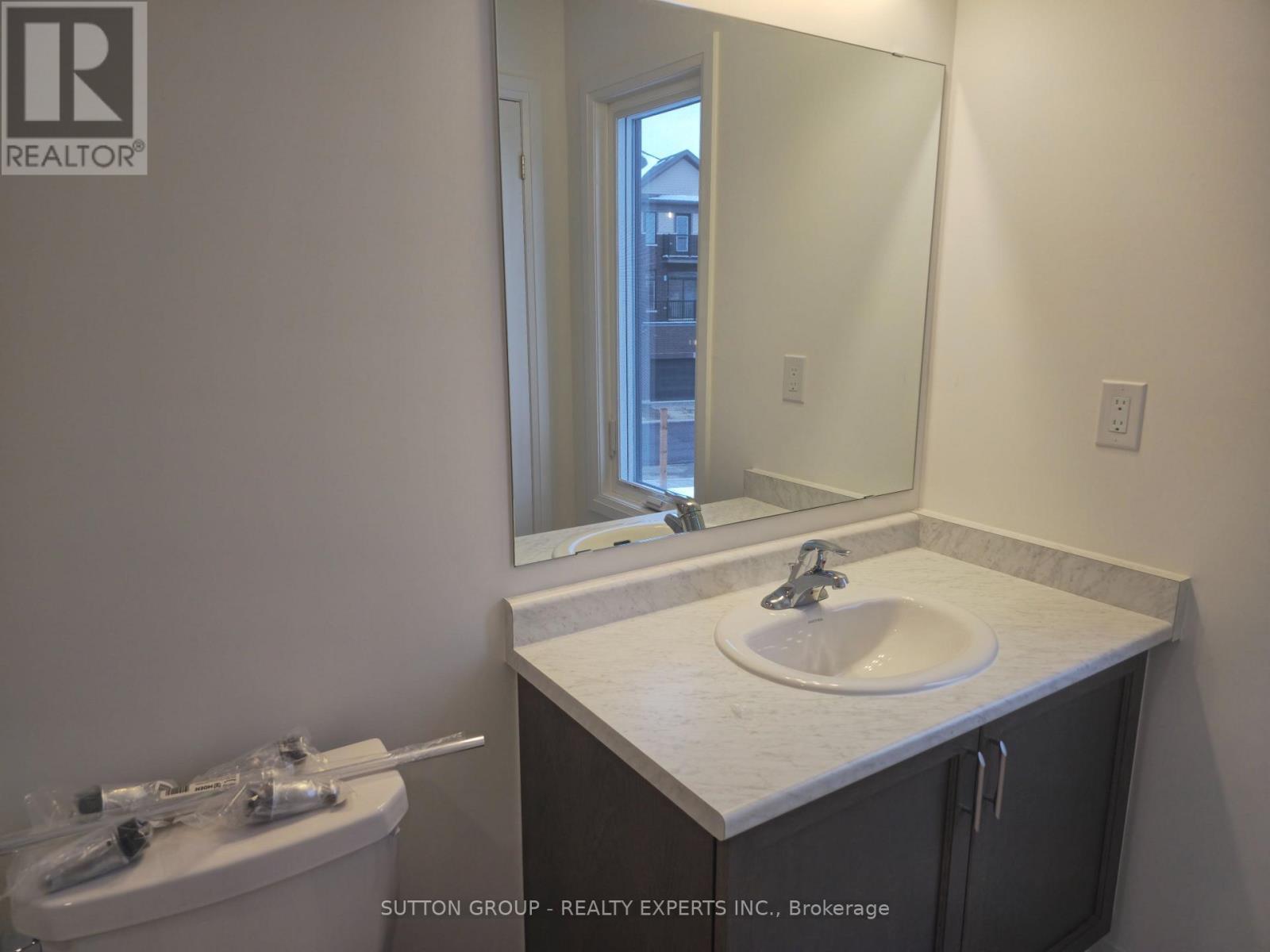 22 - 474 Provident Way, Hamilton, ON - Indoor Photo Showing Bathroom