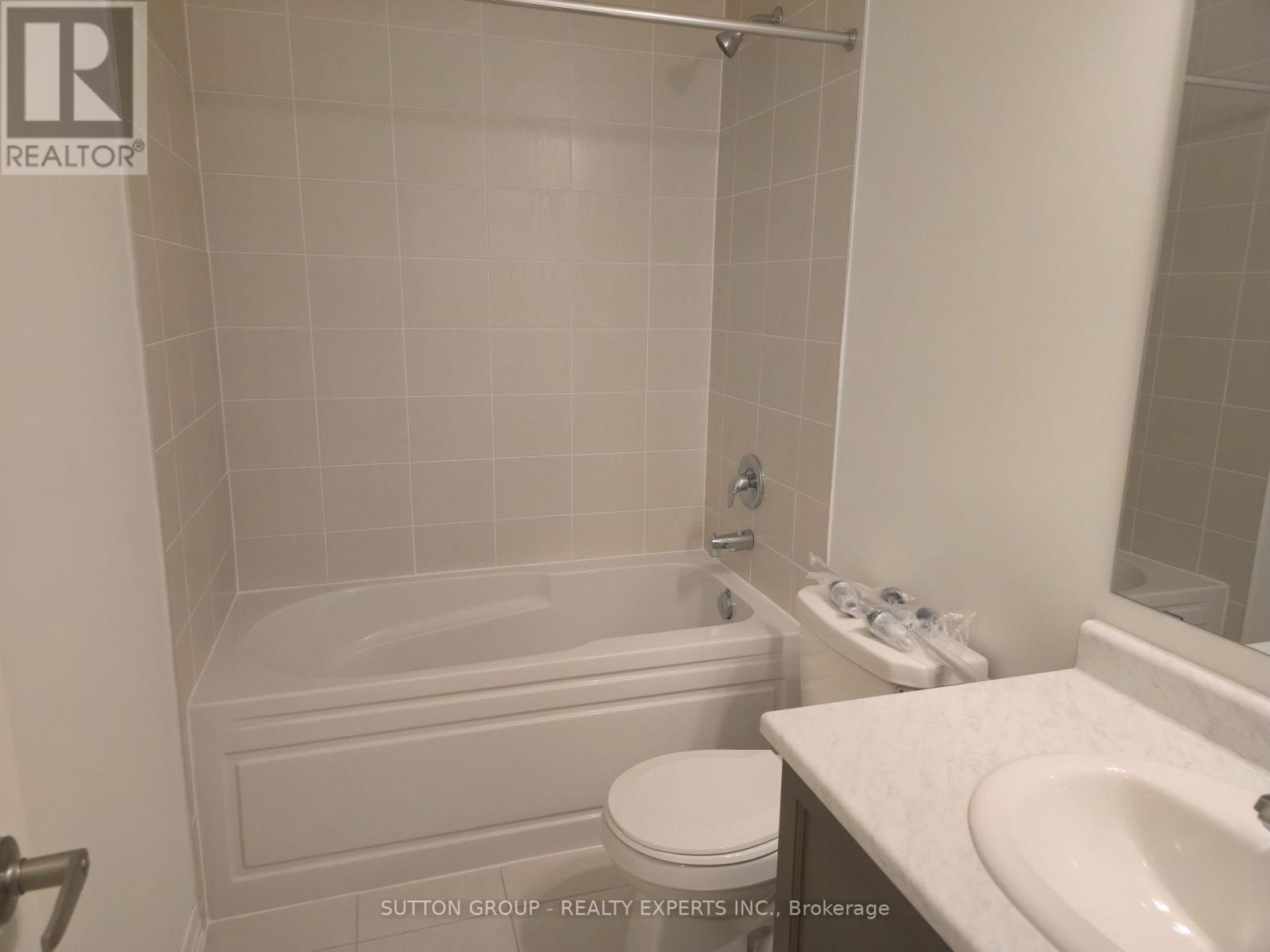 22 - 474 Provident Way, Hamilton, ON - Indoor Photo Showing Bathroom