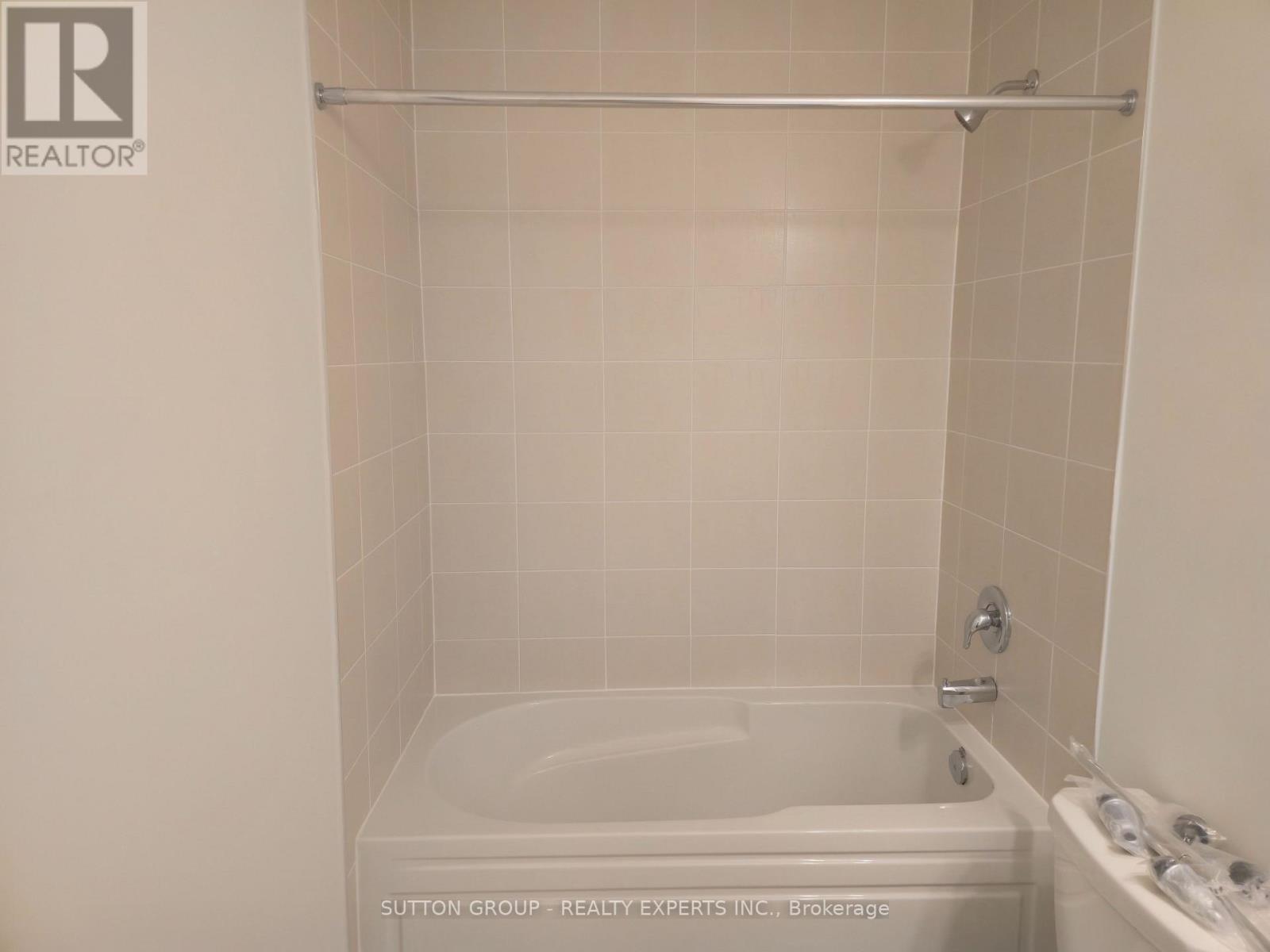 22 - 474 Provident Way, Hamilton, ON - Indoor Photo Showing Bathroom