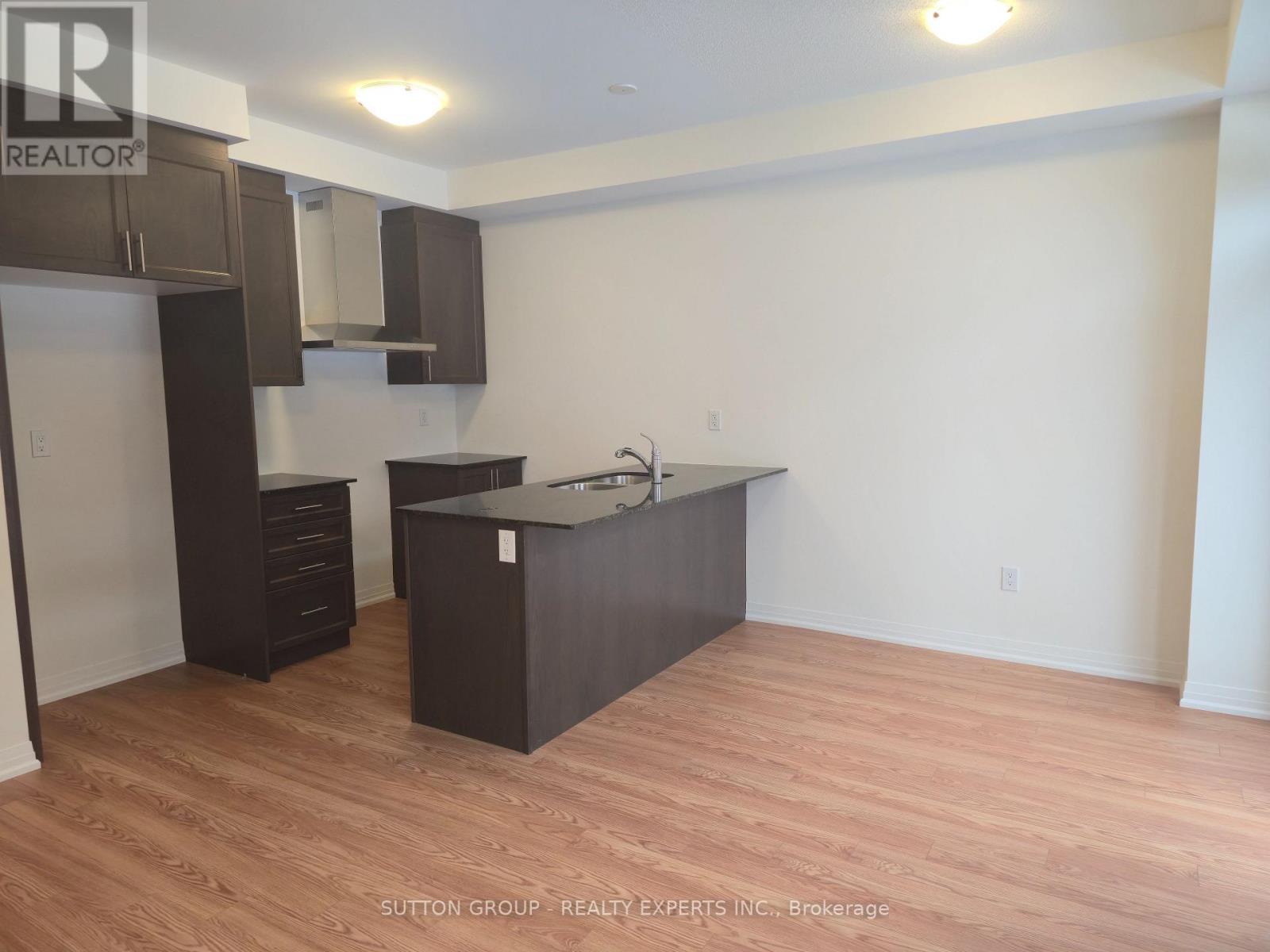 22 - 474 Provident Way, Hamilton, ON - Indoor Photo Showing Kitchen With Double Sink