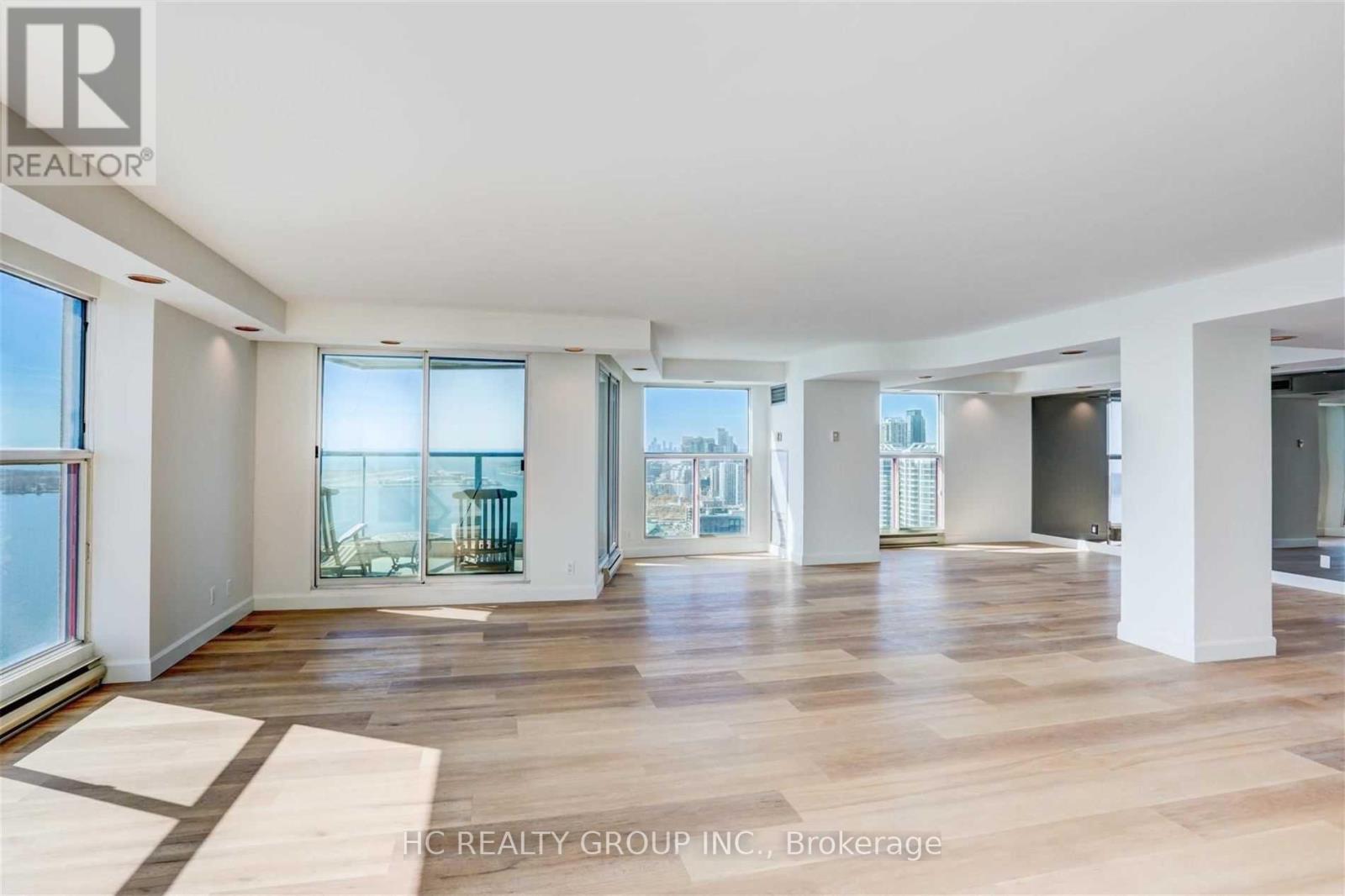 3008 - 99 Harbour Square, Toronto, ON - Indoor