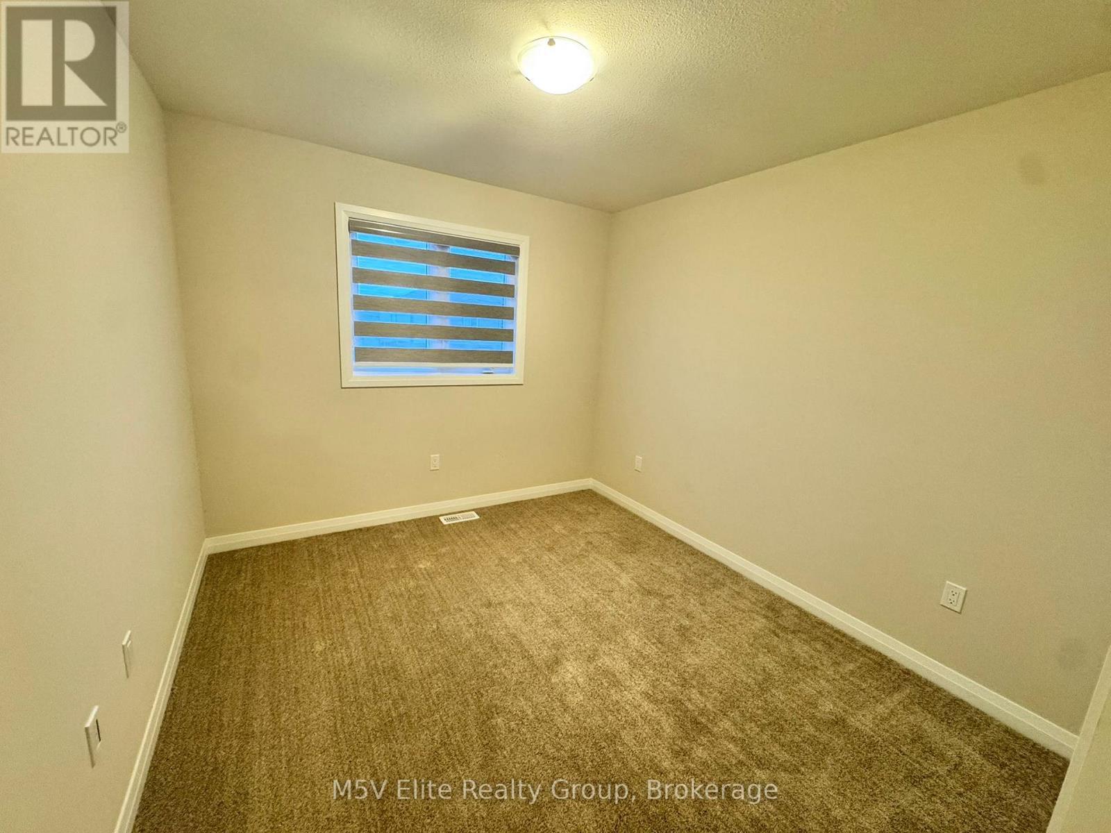 73 Marie Street, Pelham, ON - Indoor Photo Showing Other Room