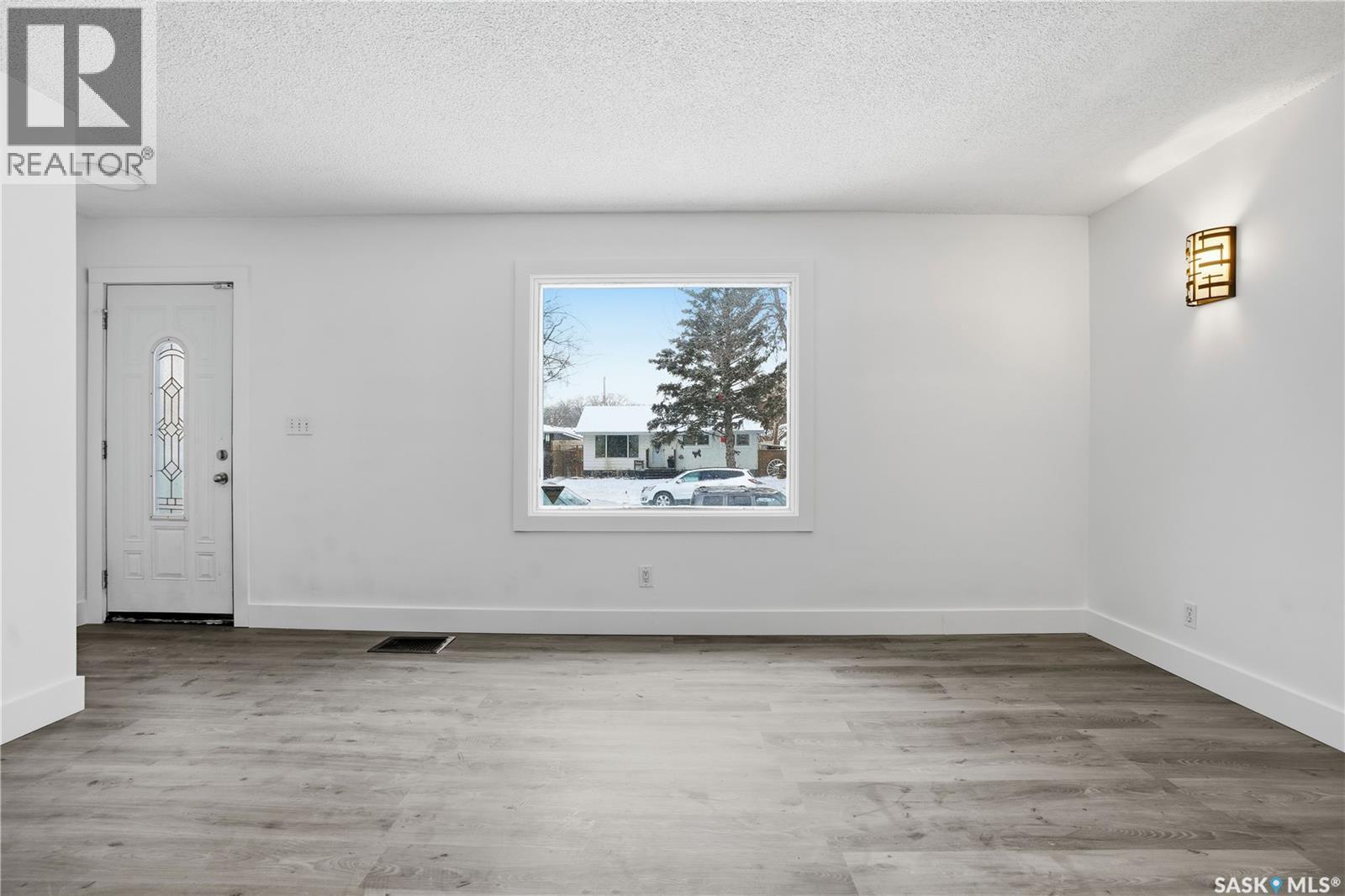 749 Royal Street, Regina, SK - Indoor Photo Showing Other Room