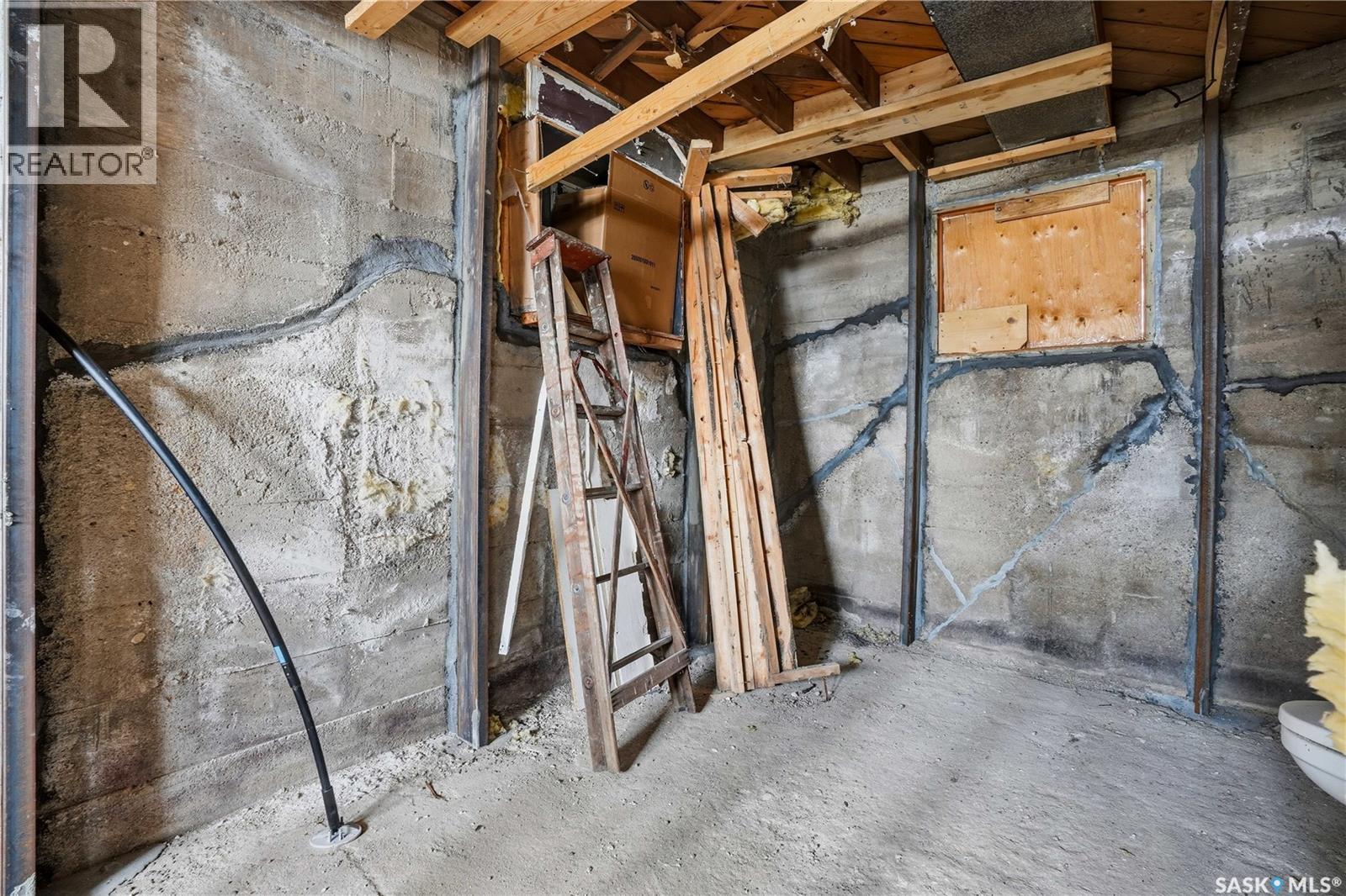 749 Royal Street, Regina, SK - Indoor Photo Showing Basement