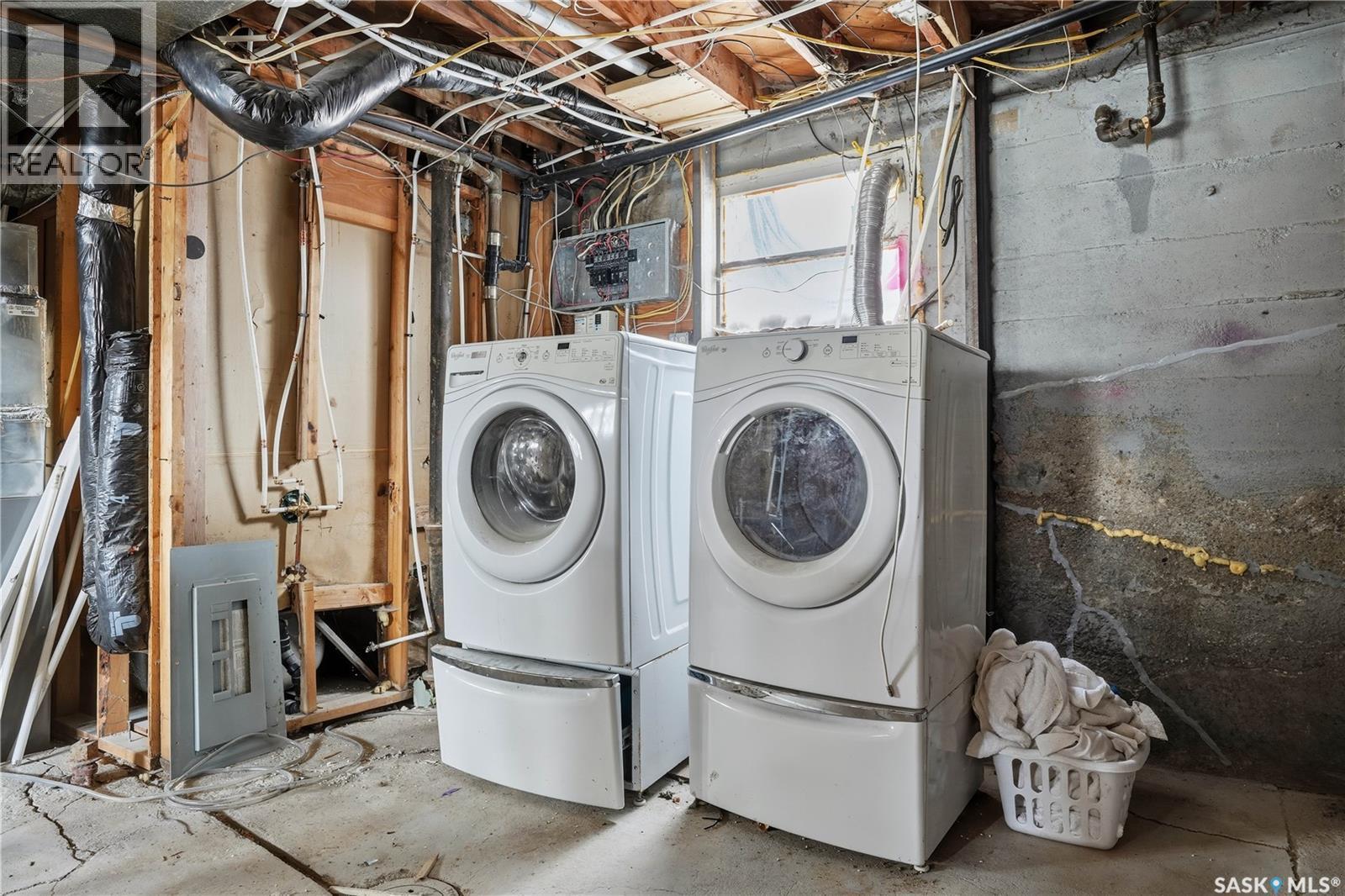 749 Royal Street, Regina, SK - Indoor Photo Showing Laundry Room