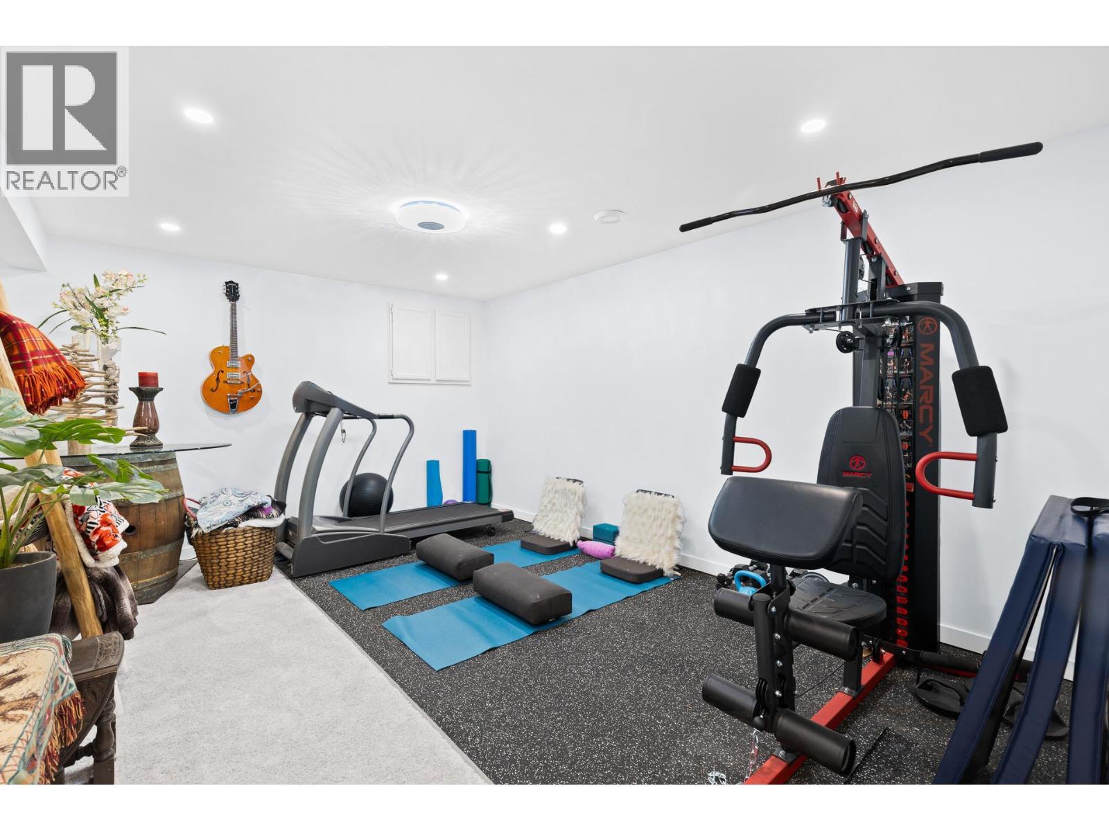848 Liban Court, Kelowna, BC - Indoor Photo Showing Gym Room