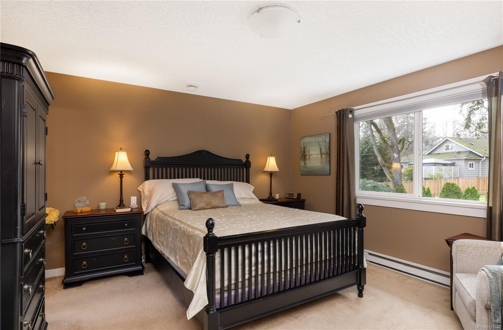 935 Lodge Ave, Saanich, BC