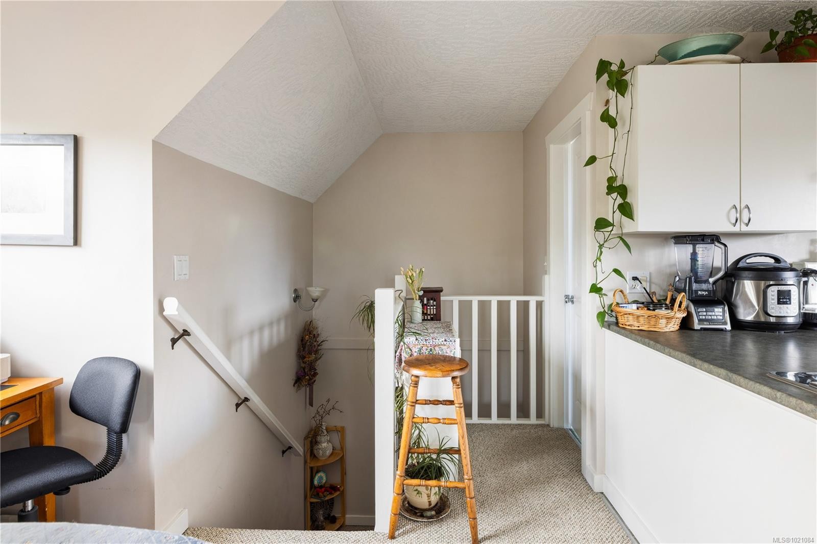 935 Lodge Ave, Saanich, BC