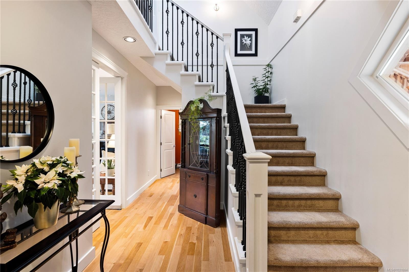 935 Lodge Ave, Saanich, BC