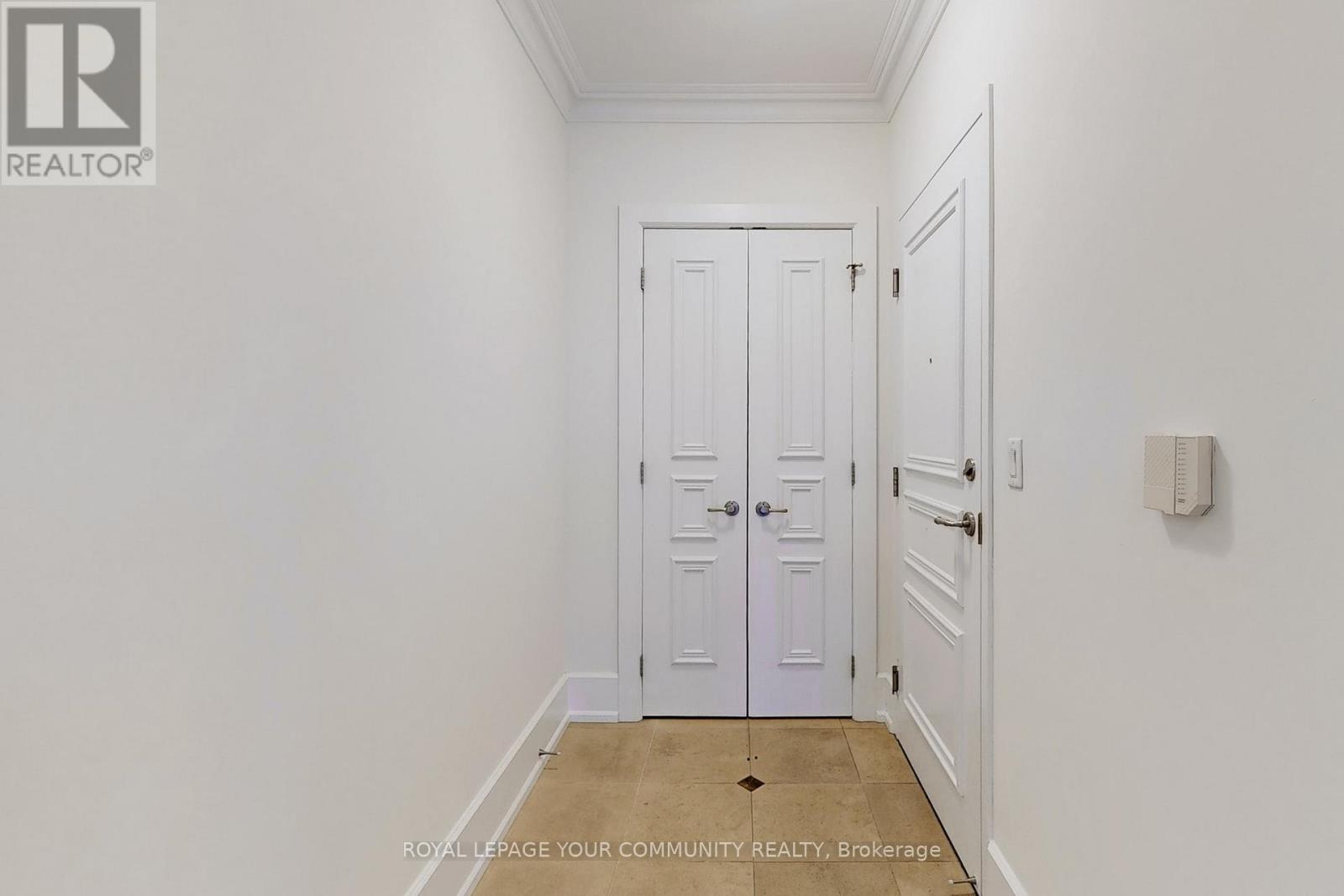 603C - 662 Sheppard Avenue E, Toronto, ON - Indoor Photo Showing Other Room