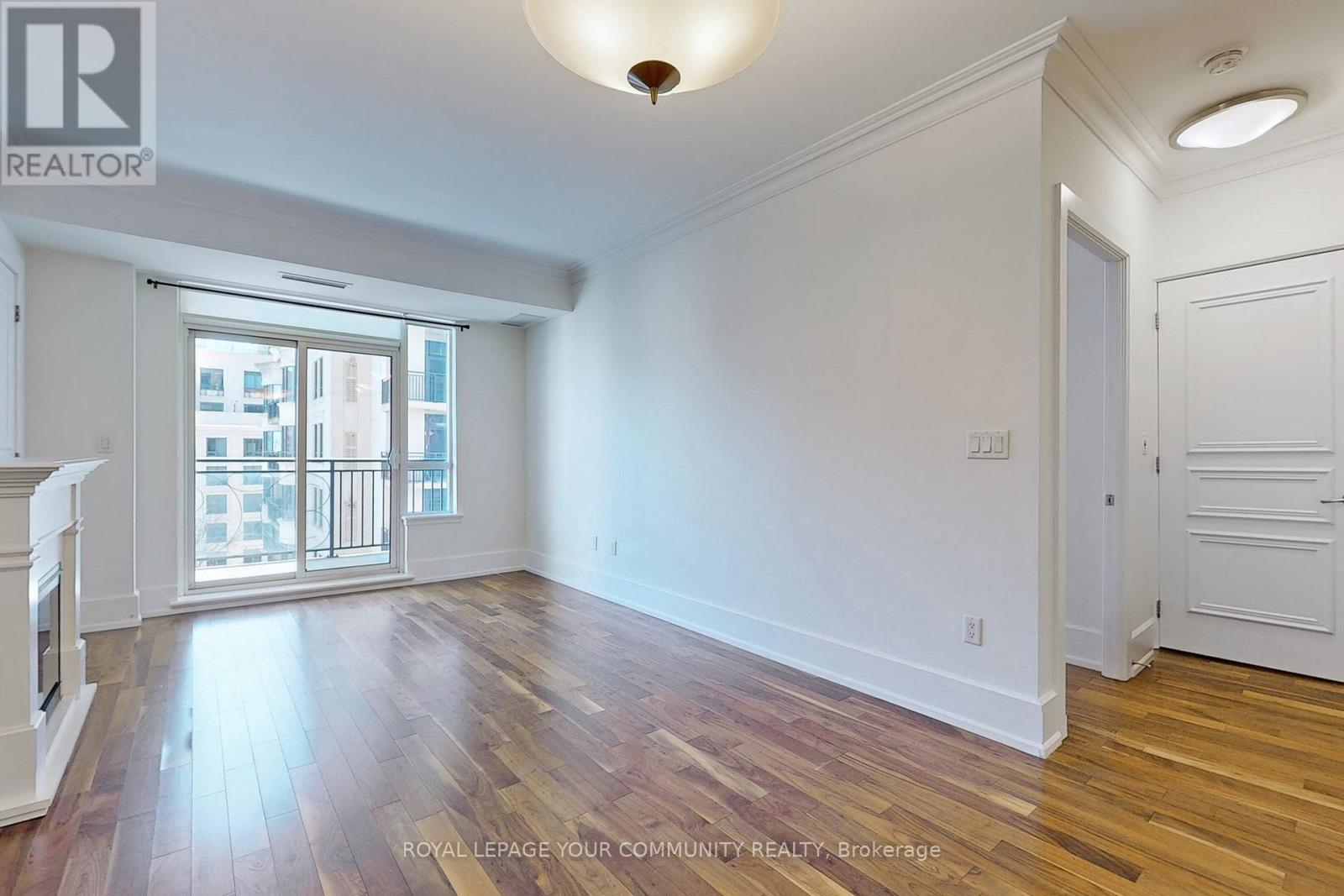 603C - 662 Sheppard Avenue E, Toronto, ON - Indoor Photo Showing Other Room