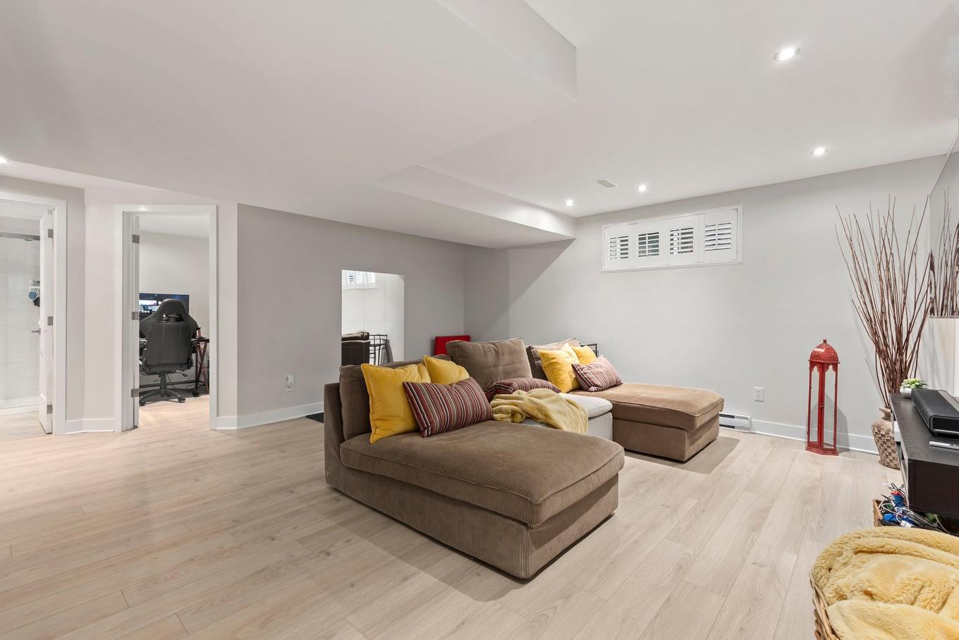 Salle familiale - 1013 Rue Du Suroît, Pincourt, QC - Indoor