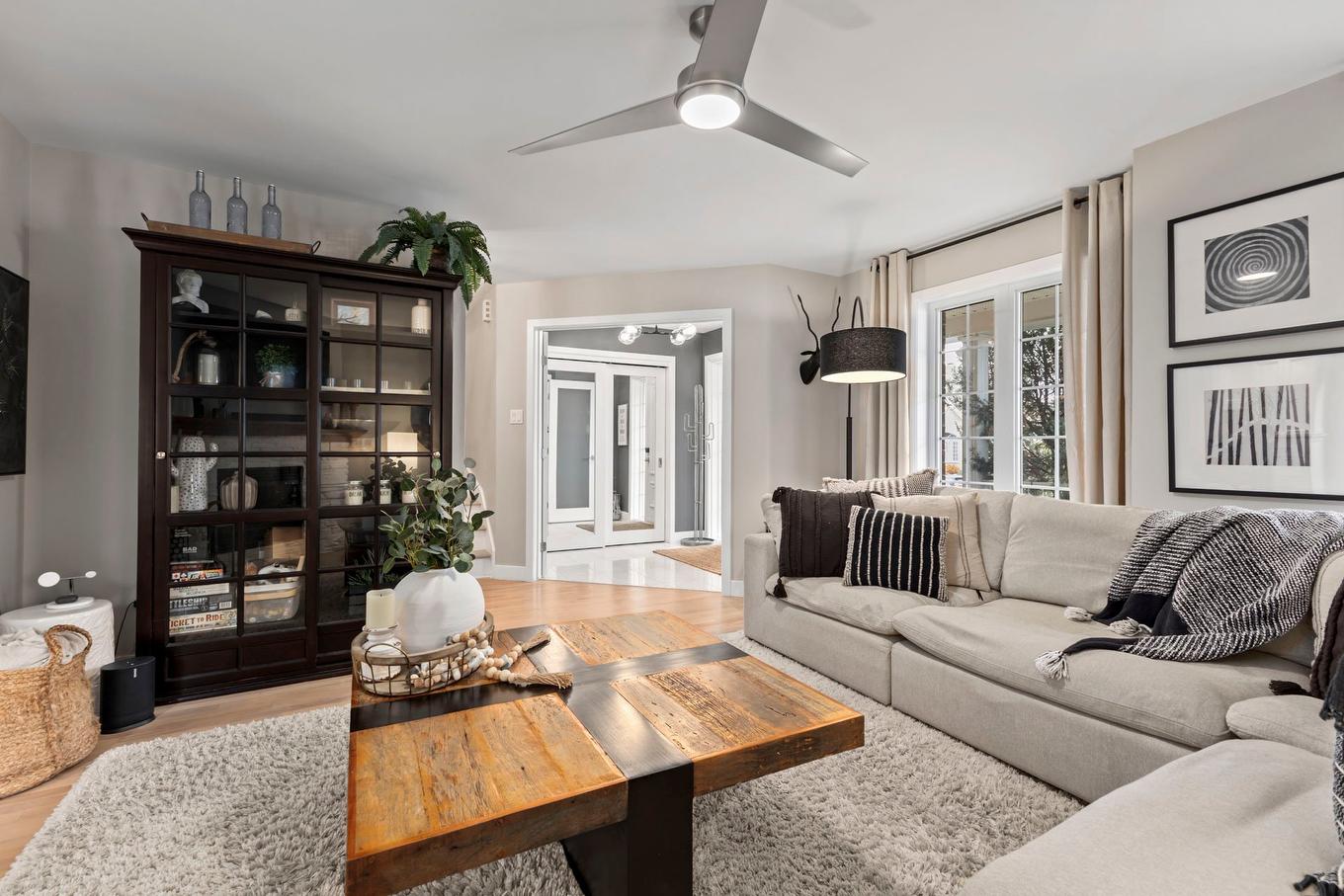 Salon - 1013 Rue Du Suroît, Pincourt, QC - Indoor Photo Showing Living Room