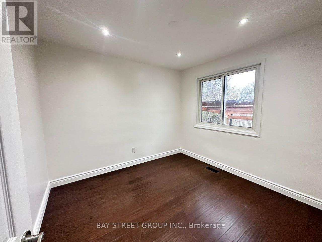 Main Floor - 427 Crosby Avenue, Richmond Hill, ON - Indoor Photo Showing Other Room