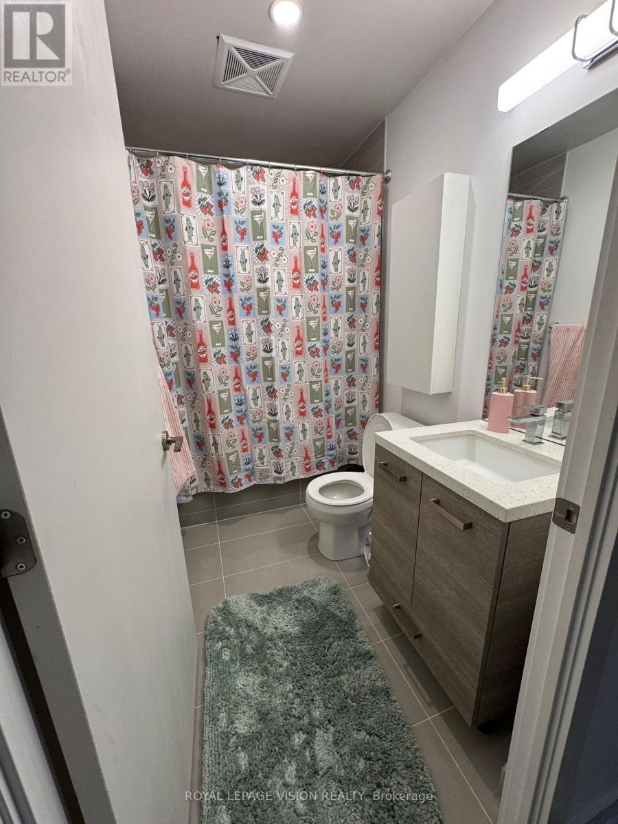 702 - 39 Brant Street, Toronto, ON - Indoor Photo Showing Bathroom