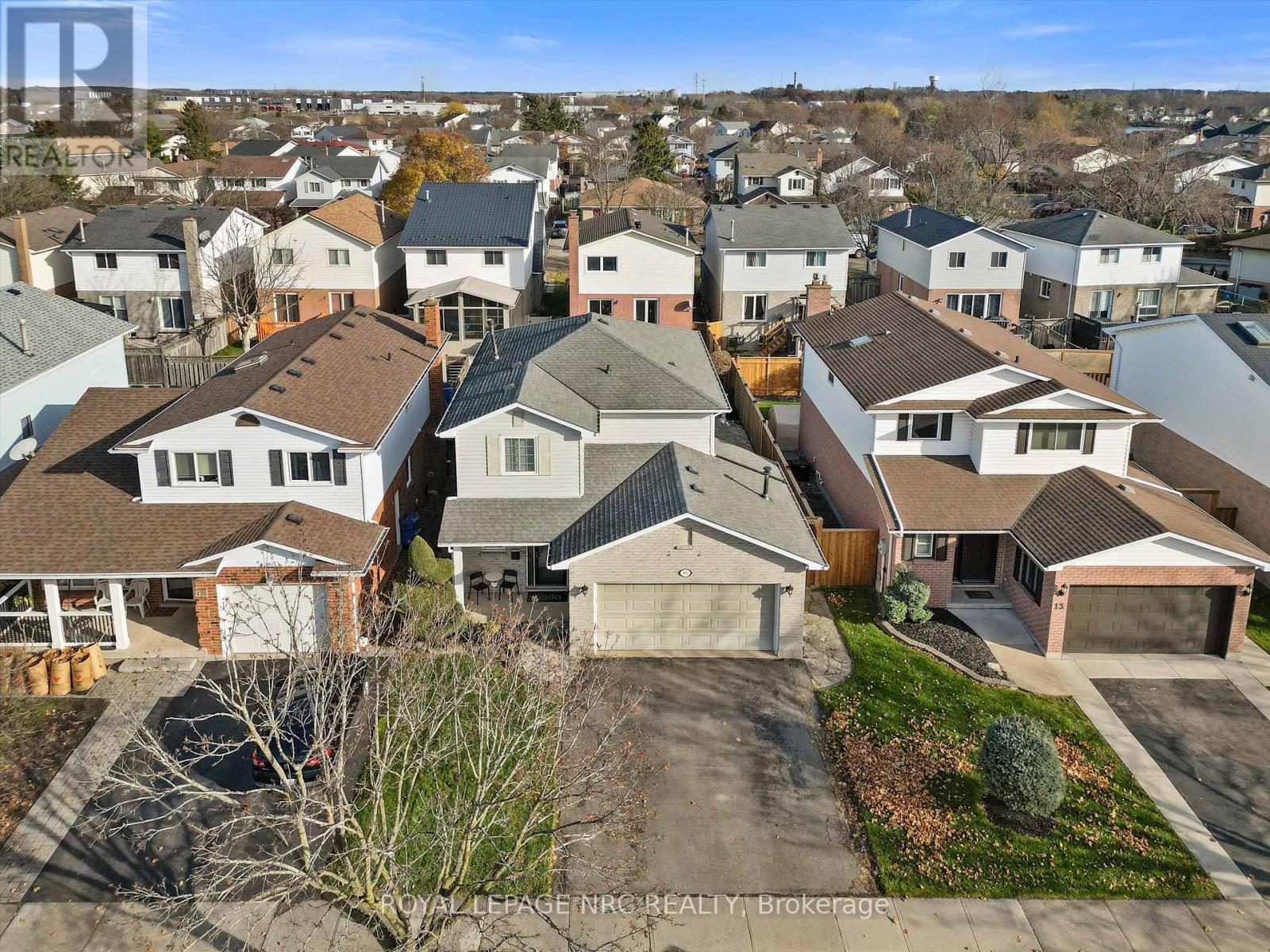 15 Commerford Street, Thorold (Confederation Heights), ON - Outdoor