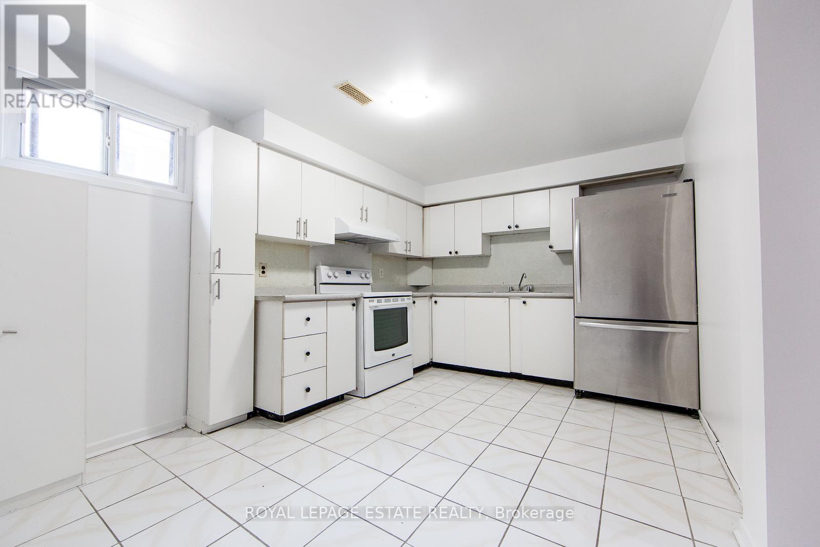 Eat-in Kitchen (2) - 4129 Brandon Gate Drive, Mississauga, ON - Outdoor With Exterior