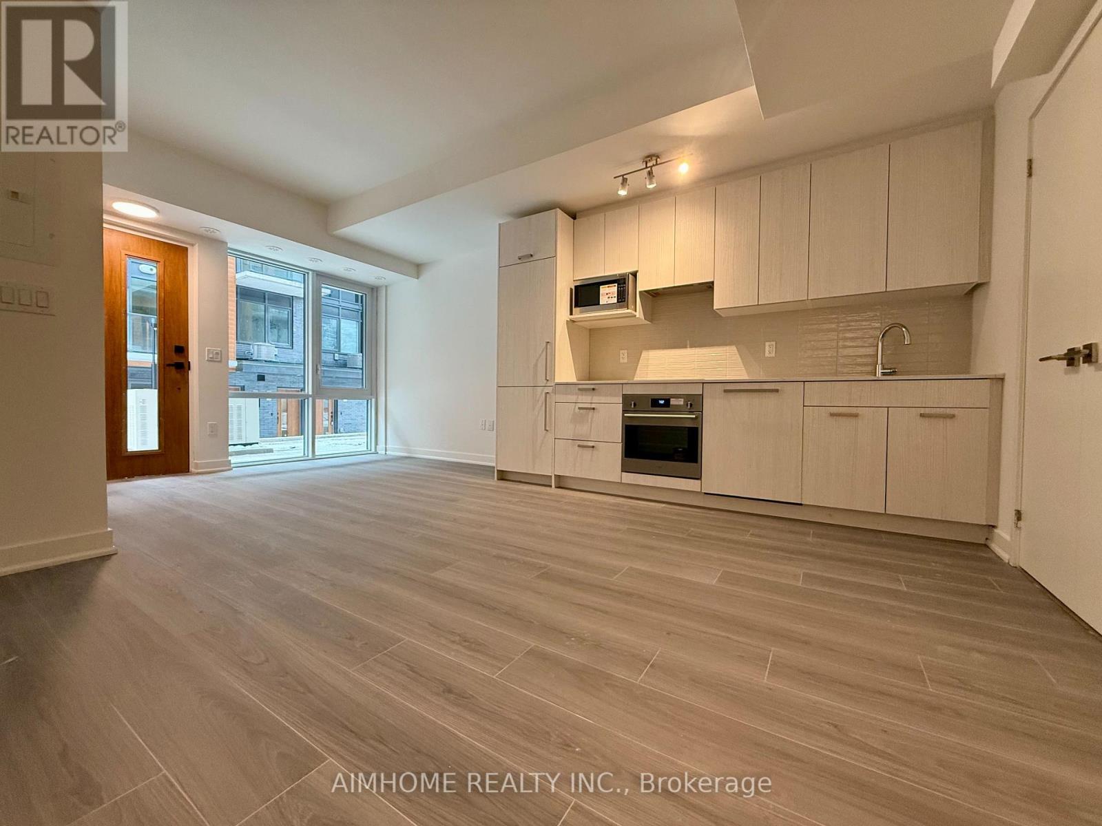 141 - 69 Curlew Drive, Toronto, ON - Indoor Photo Showing Kitchen