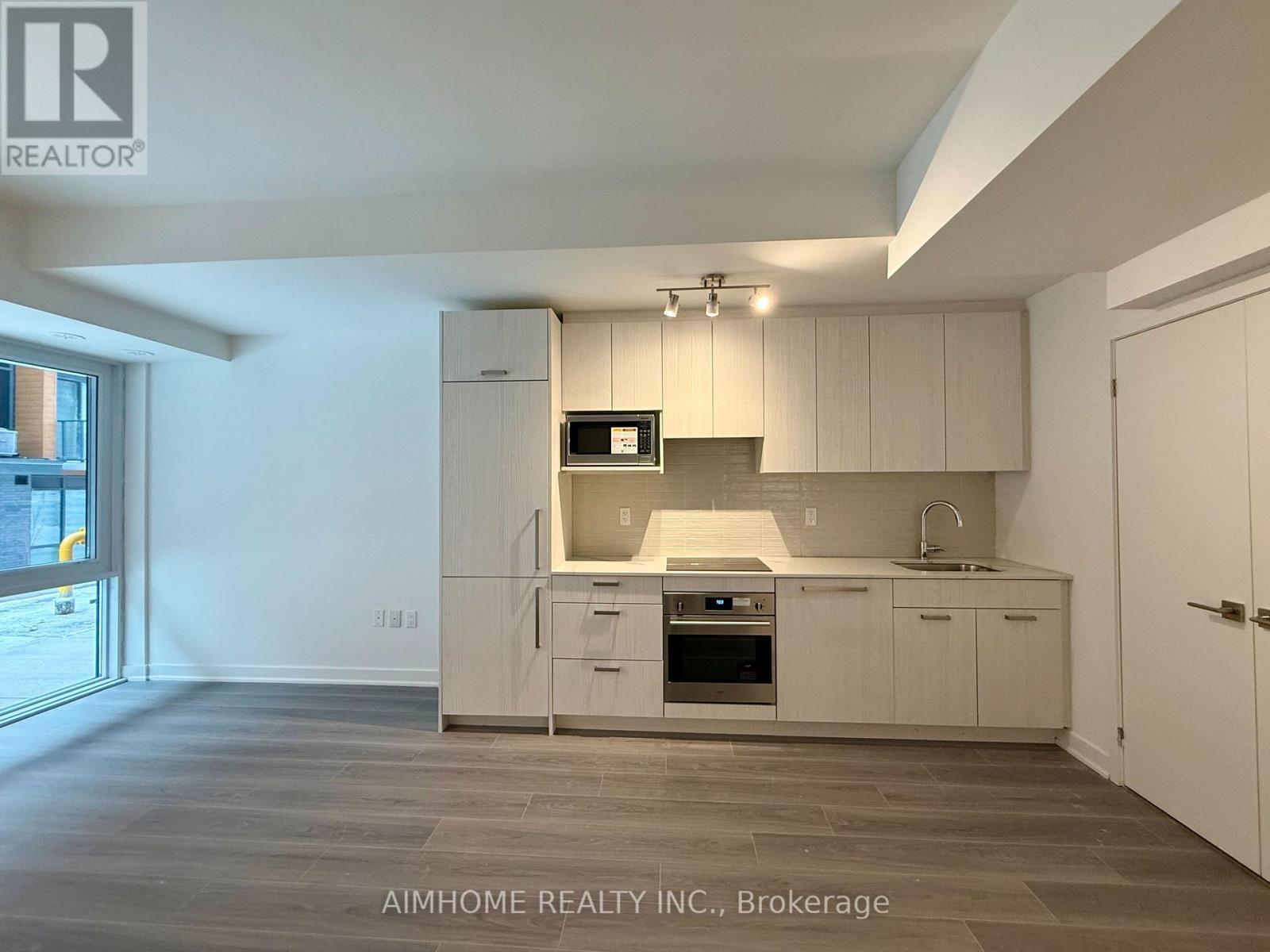 141 - 69 Curlew Drive, Toronto, ON - Indoor Photo Showing Kitchen