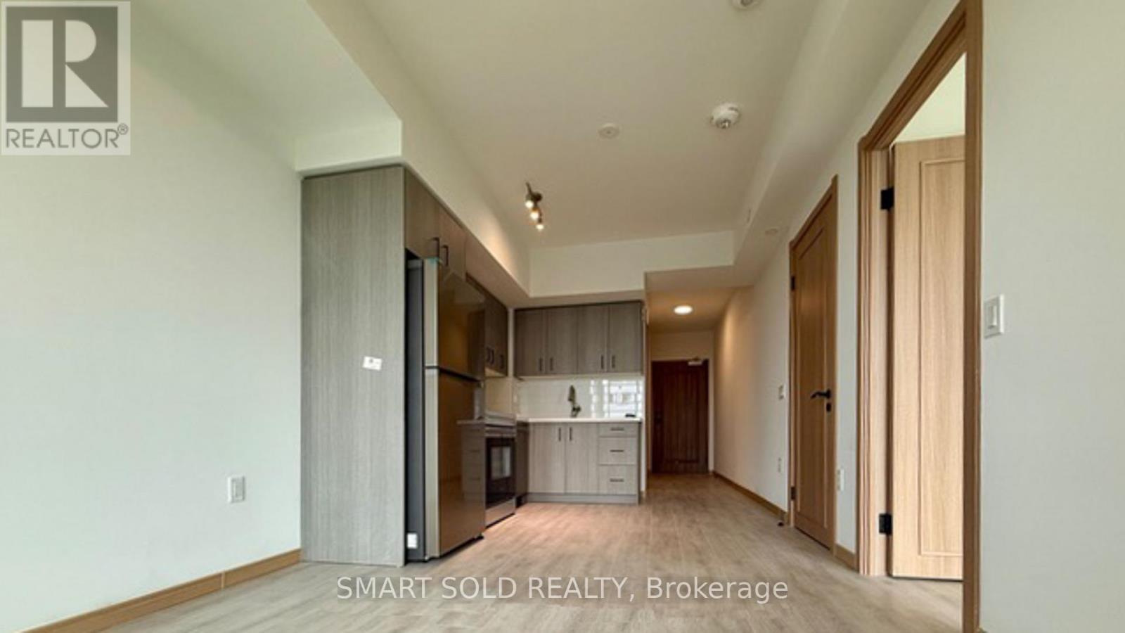 B720 - 3429 Sheppard Avenue E, Toronto, ON - Indoor