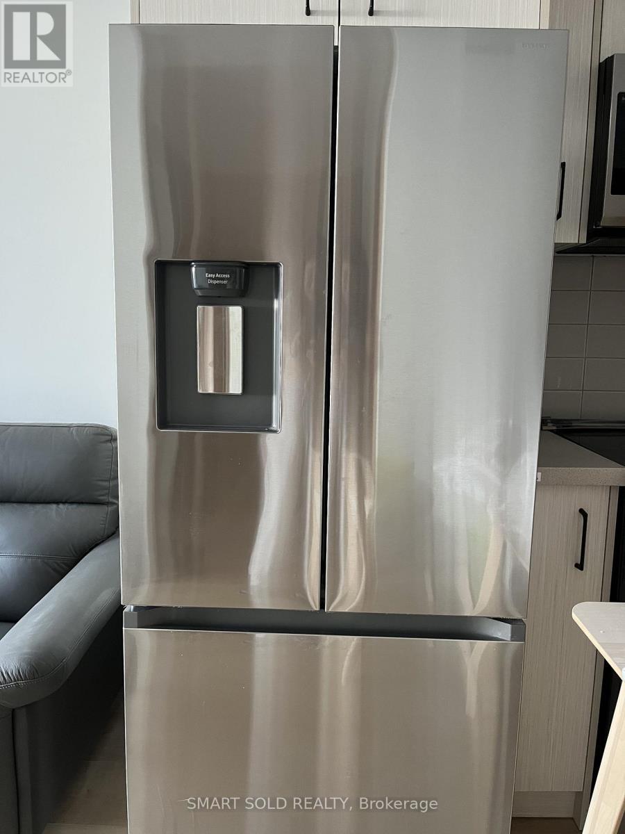 B720 - 3429 Sheppard Avenue E, Toronto, ON - Indoor Photo Showing Kitchen