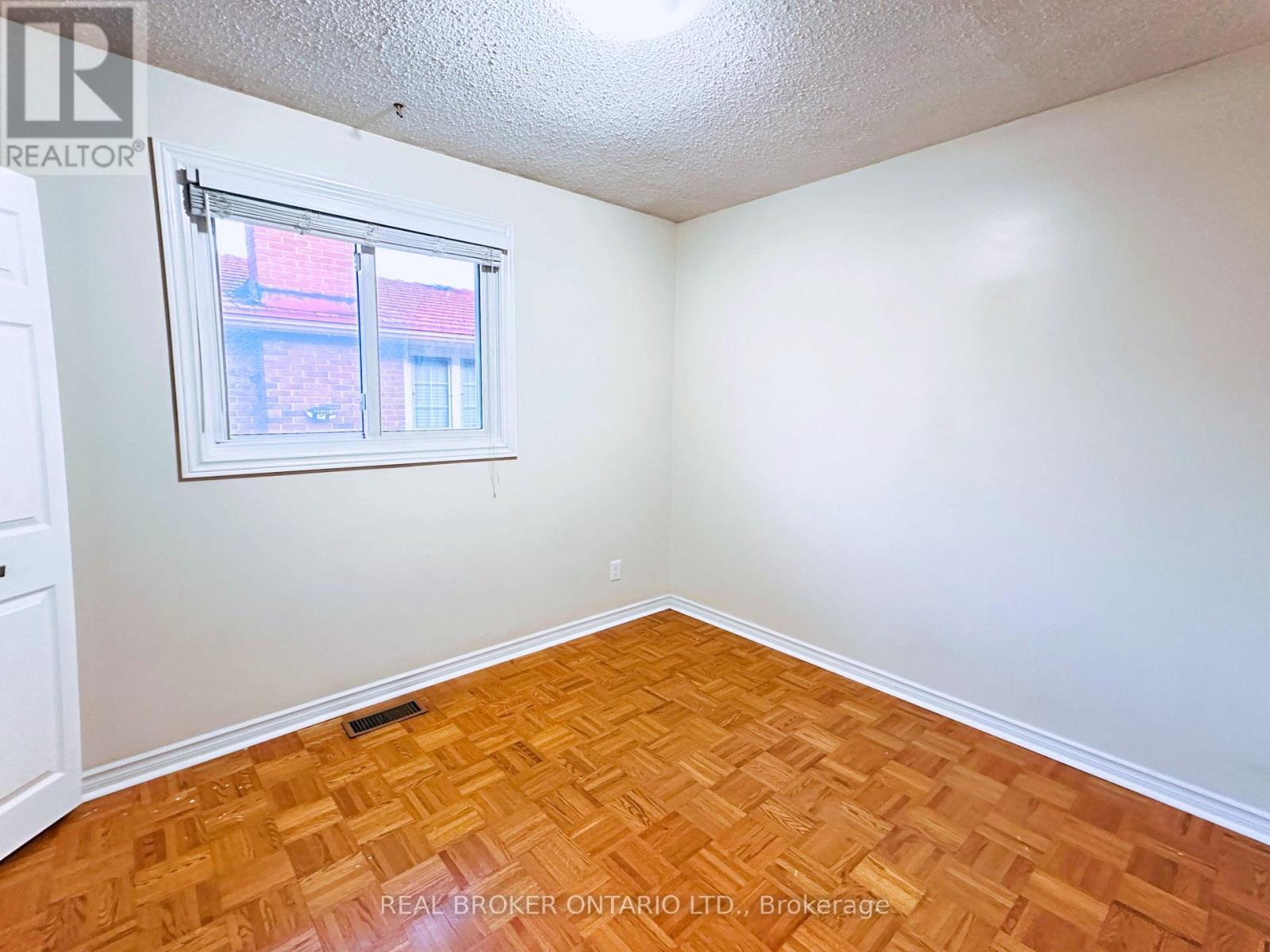 Upper - 60 Sandsprings Crescent, Kitchener, ON - Indoor Photo Showing Other Room