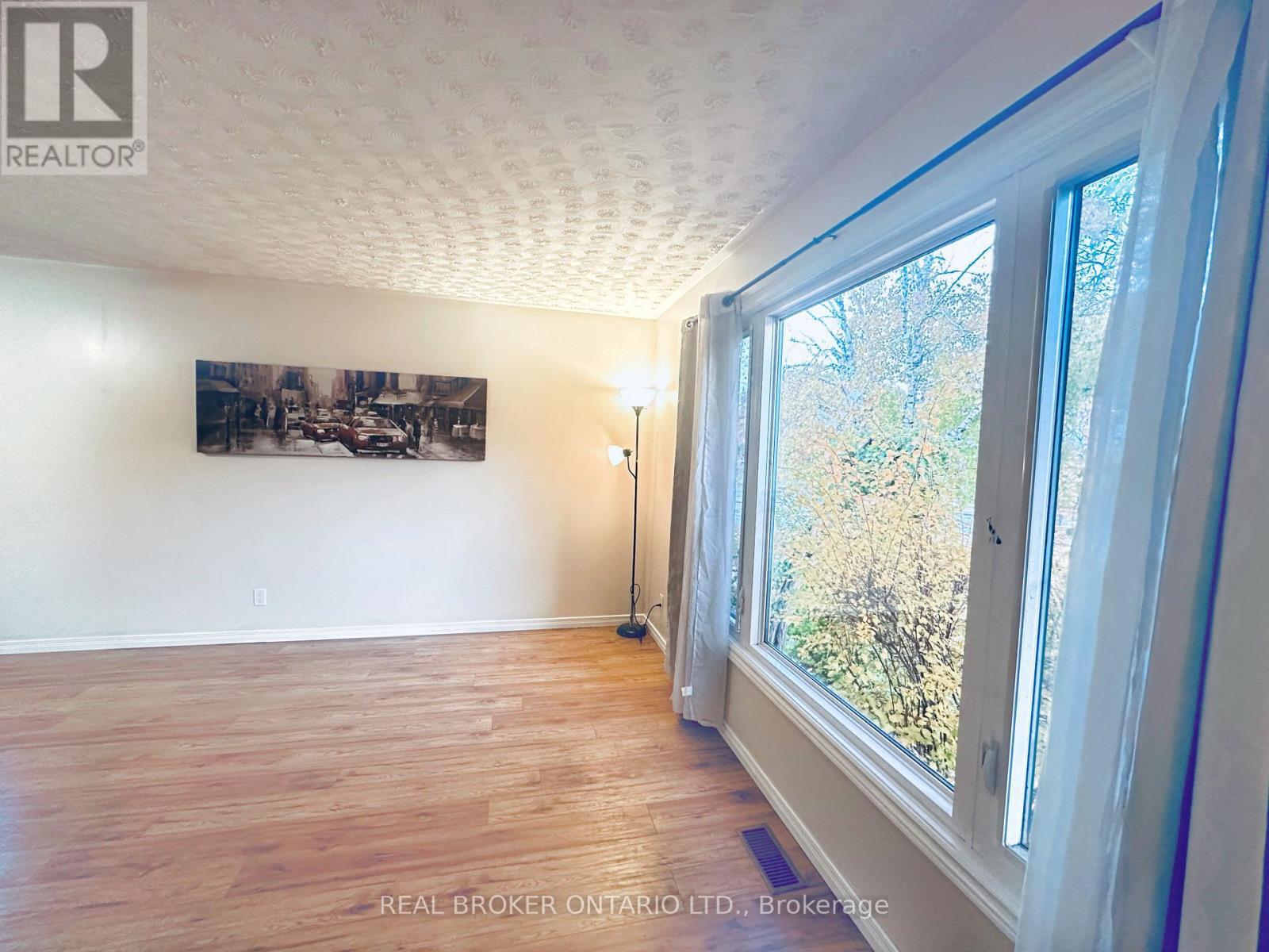 Upper - 60 Sandsprings Crescent, Kitchener, ON - Indoor Photo Showing Other Room