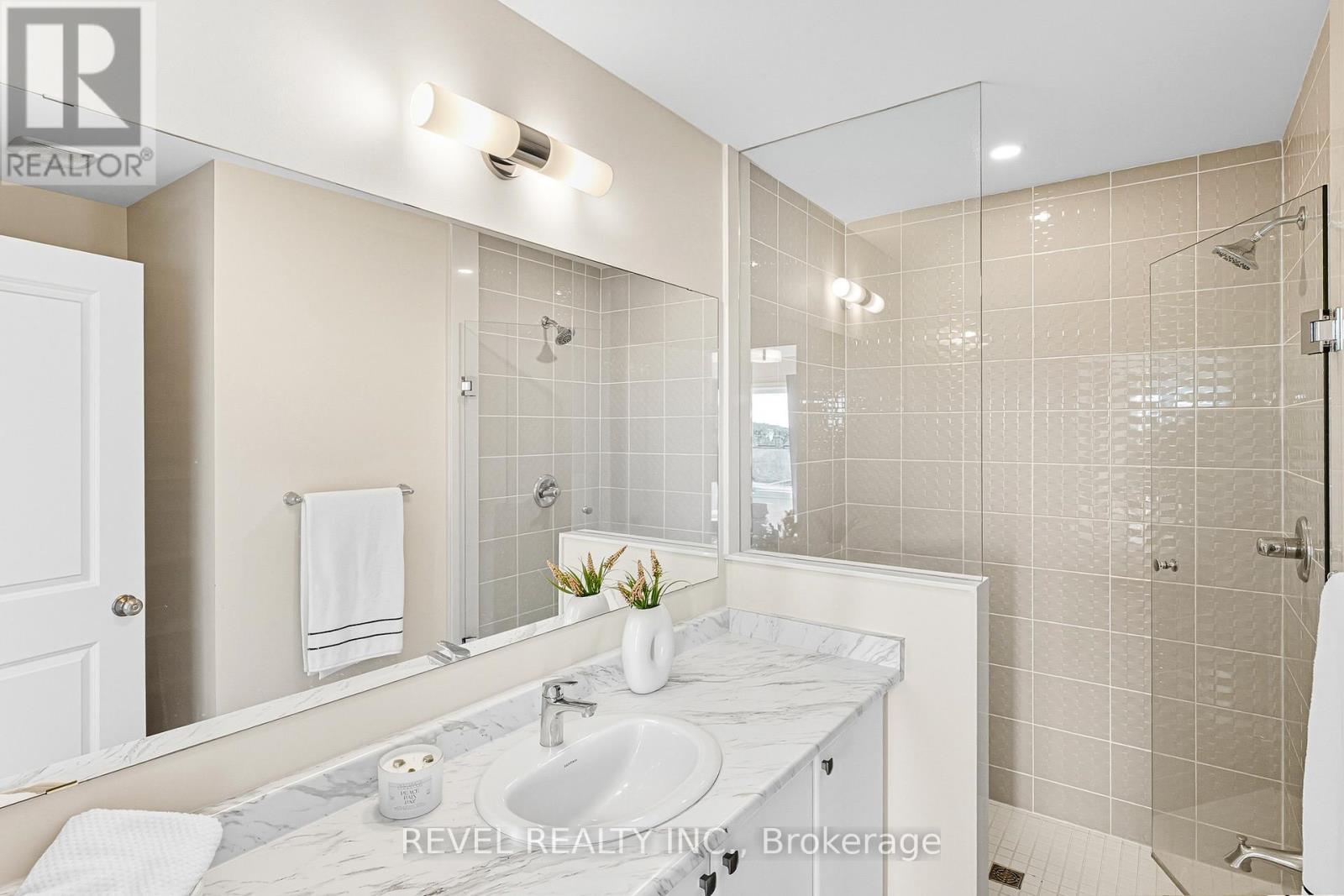 48 Douet Lane, Ajax, ON - Indoor Photo Showing Bathroom