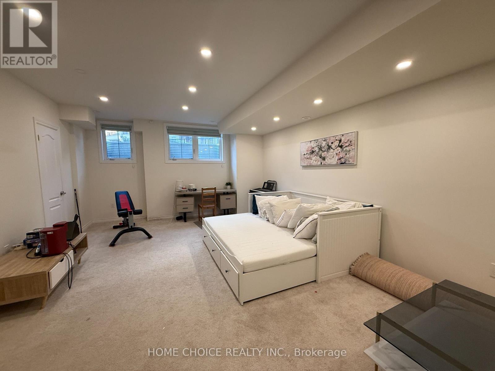 32 - Basement - 181 Parktree Drive, Vaughan, ON - Indoor Photo Showing Other Room