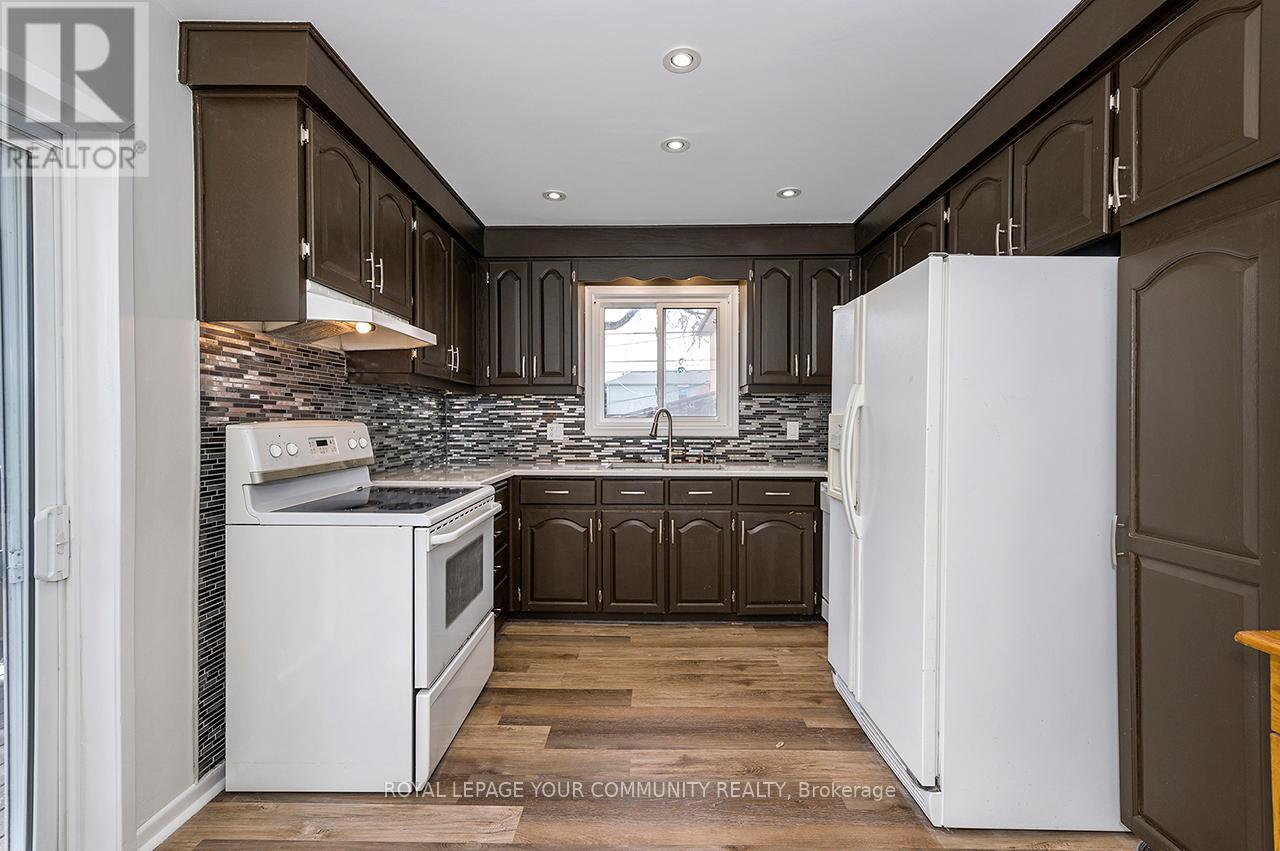 33A Alcan Avenue, Toronto, ON - Indoor Photo Showing Kitchen