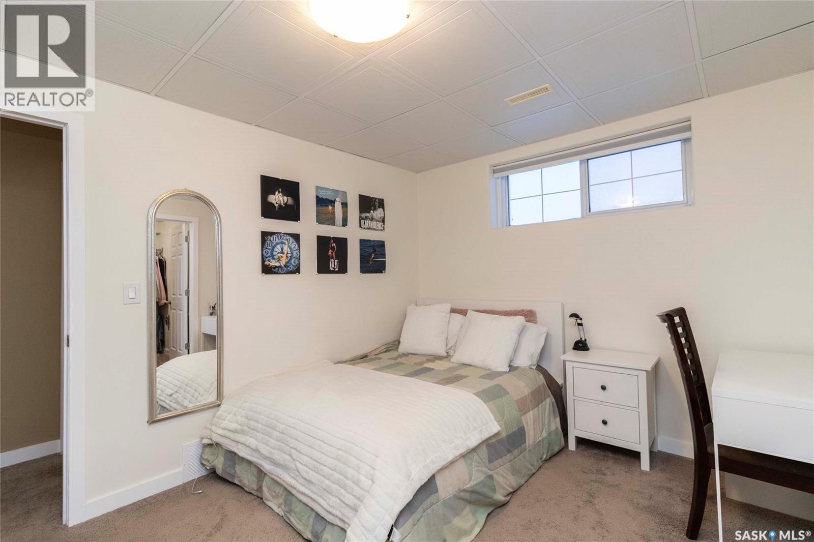 102 Keedwell Street, Saskatoon, SK - Indoor Photo Showing Bedroom