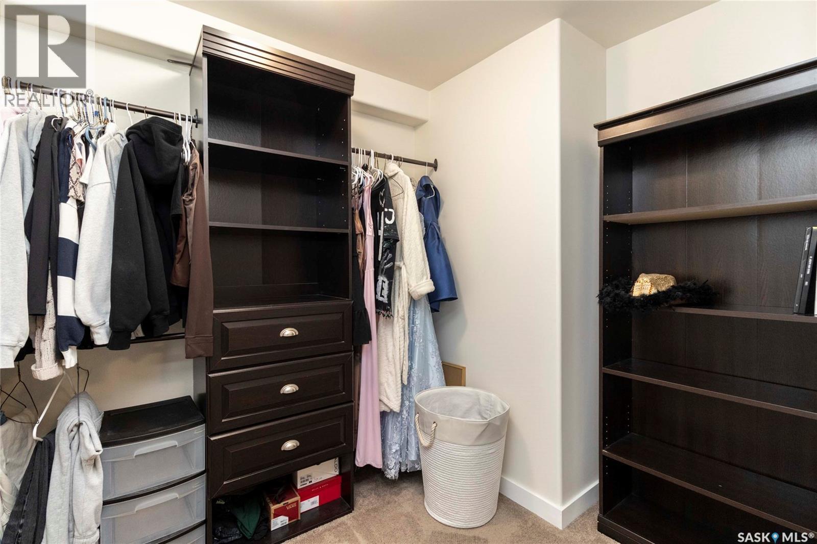 102 Keedwell Street, Saskatoon, SK - Indoor