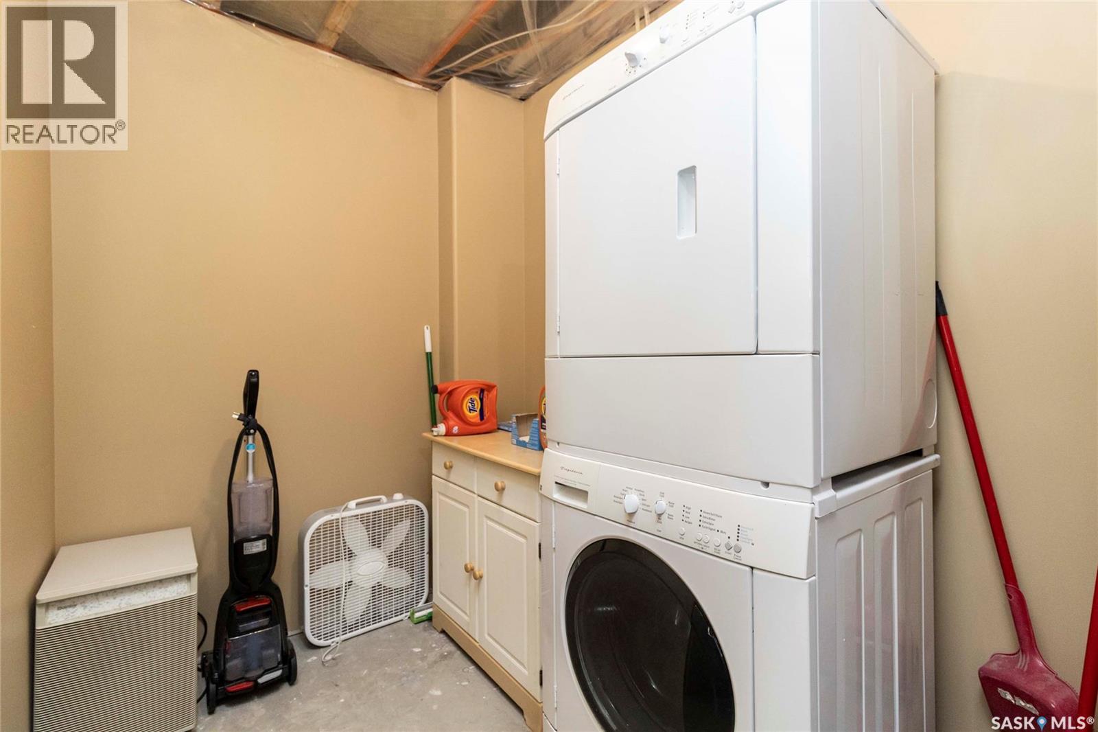 102 Keedwell Street, Saskatoon, SK - Indoor Photo Showing Laundry Room
