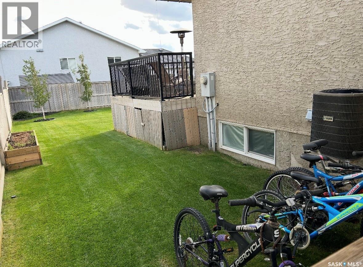 102 Keedwell Street, Saskatoon, SK - Outdoor