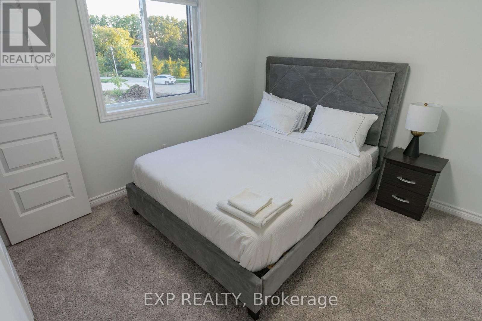 Main - 1749 Finley Crescent, London North, ON - Indoor Photo Showing Bedroom