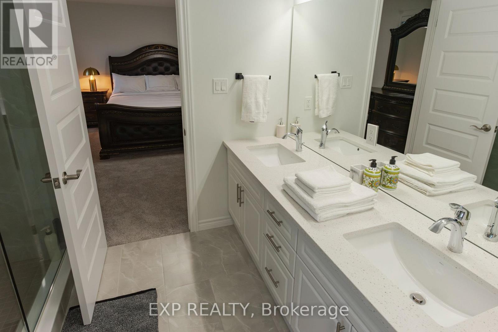 Main - 1749 Finley Crescent, London North, ON - Indoor Photo Showing Bathroom