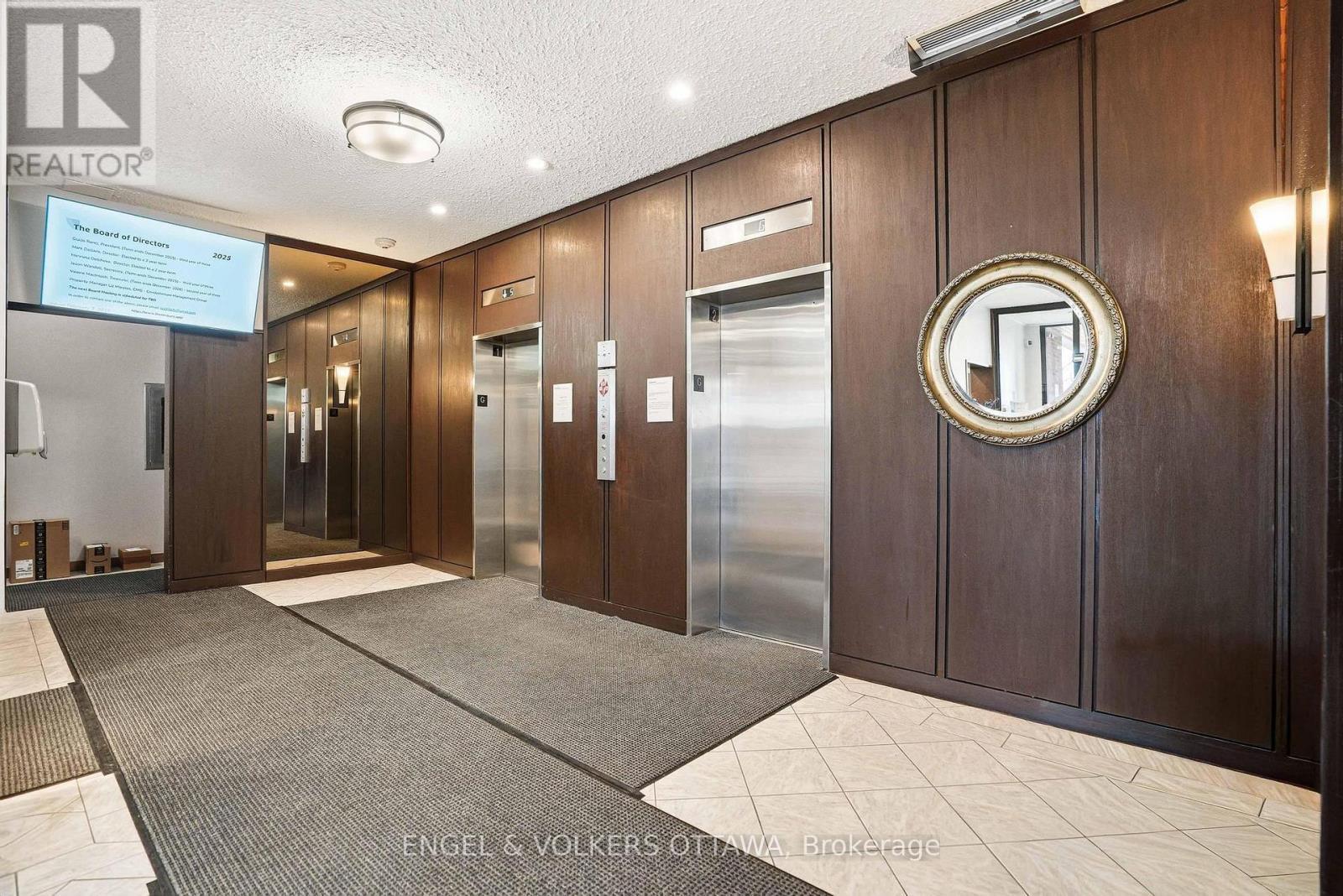 1215 - 2951 Riverside Drive, Ottawa, ON - Indoor Photo Showing Other Room