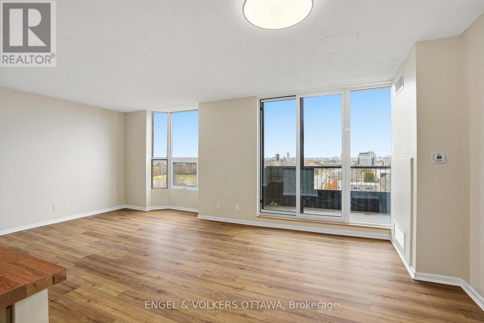 1215 - 2951 Riverside Drive, Ottawa, ON - Indoor Photo Showing Other Room