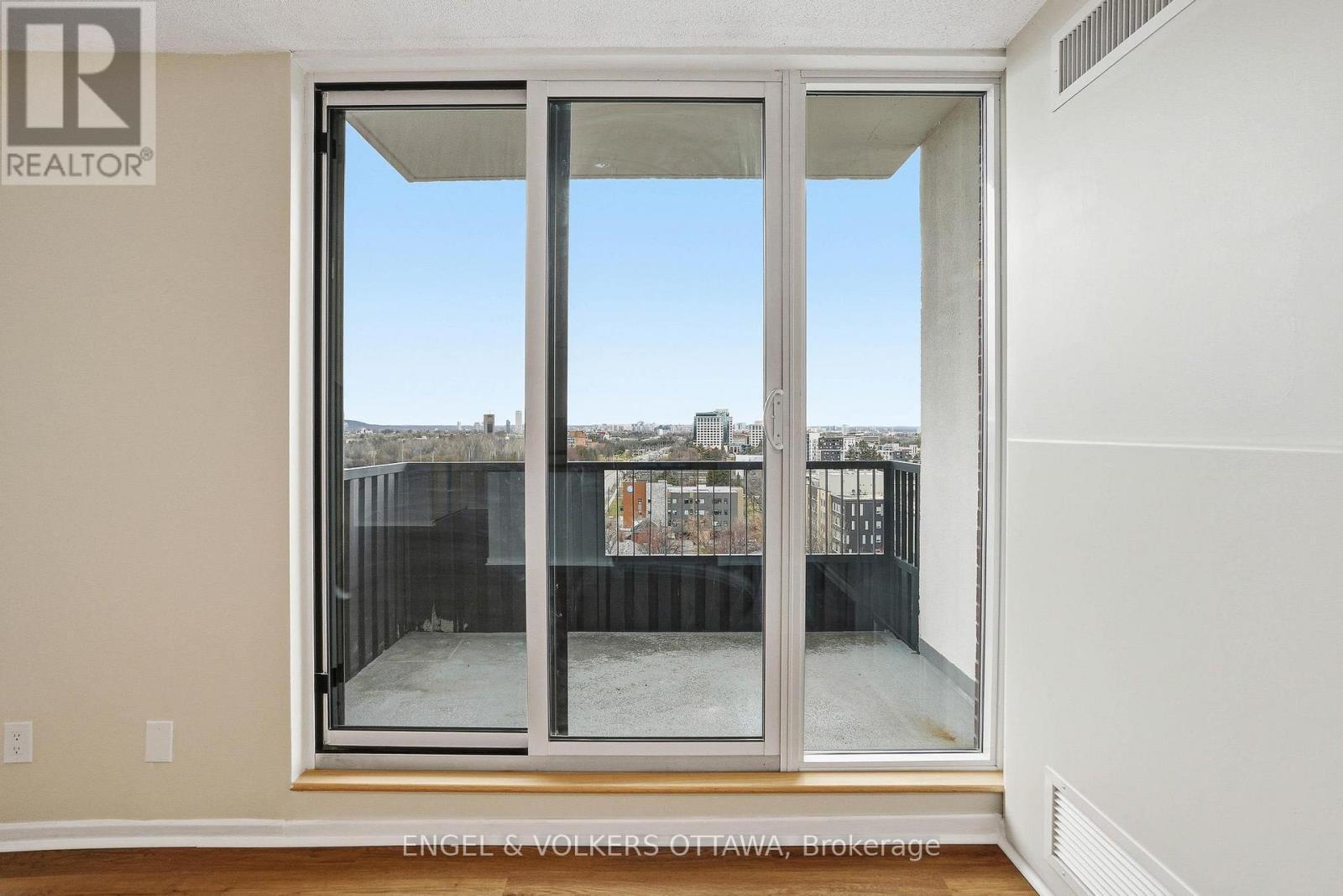 1215 - 2951 Riverside Drive, Ottawa, ON - Indoor Photo Showing Other Room