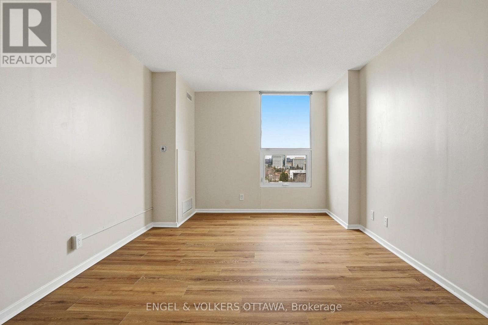 1215 - 2951 Riverside Drive, Ottawa, ON - Indoor Photo Showing Other Room