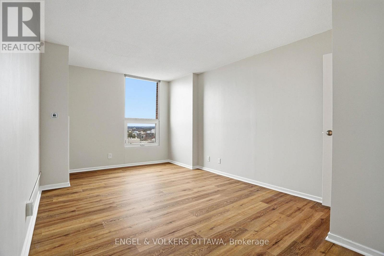 1215 - 2951 Riverside Drive, Ottawa, ON - Indoor Photo Showing Other Room