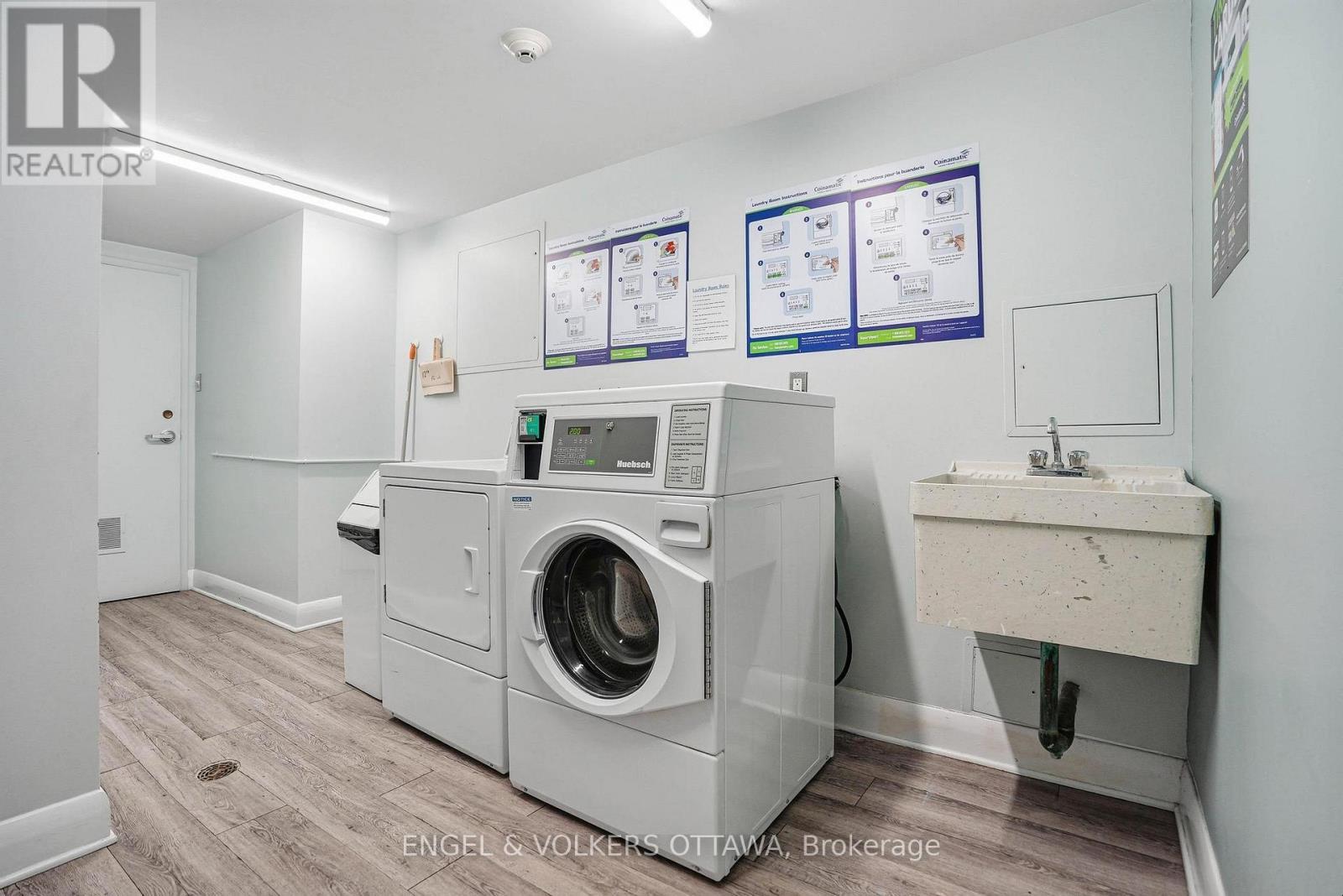 Shared Laundry - 1215 - 2951 Riverside Drive, Ottawa, ON - Indoor Photo Showing Laundry Room