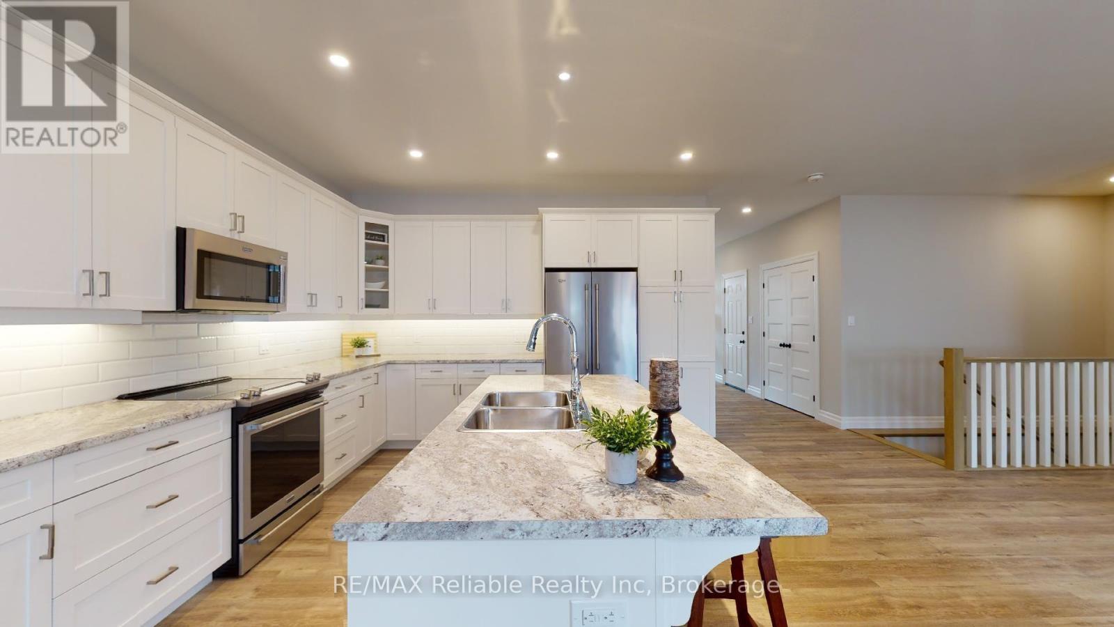 7 Thimbleweed Drive, Bluewater (Bayfield), ON - Indoor Photo Showing Kitchen With Double Sink With Upgraded Kitchen