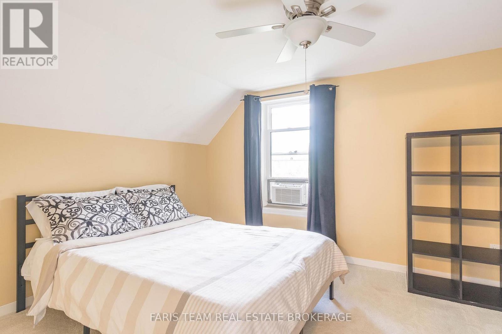 139 Veterans Lane, Tay, ON - Indoor Photo Showing Bedroom