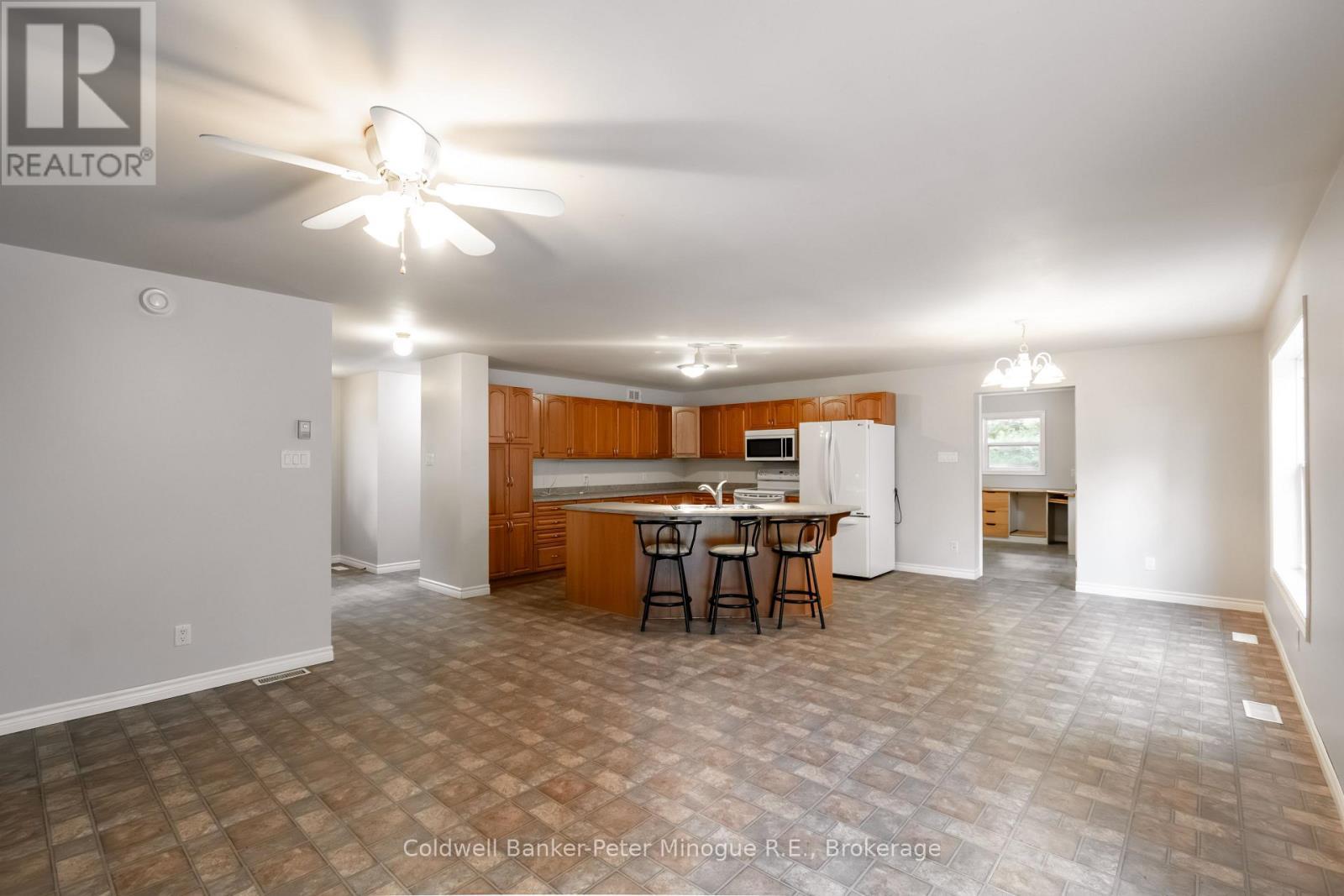 567 Sunset Cove Road, Callander, ON - Indoor