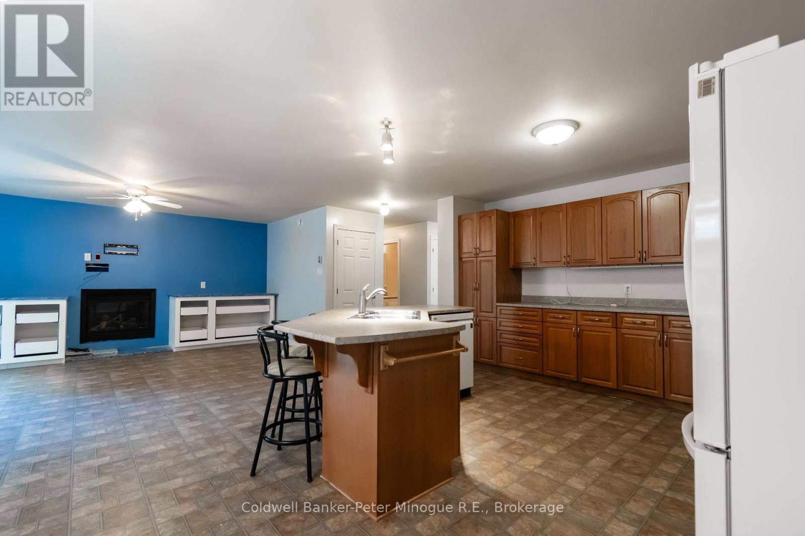 567 Sunset Cove Road, Callander, ON - Indoor Photo Showing Kitchen With Double Sink