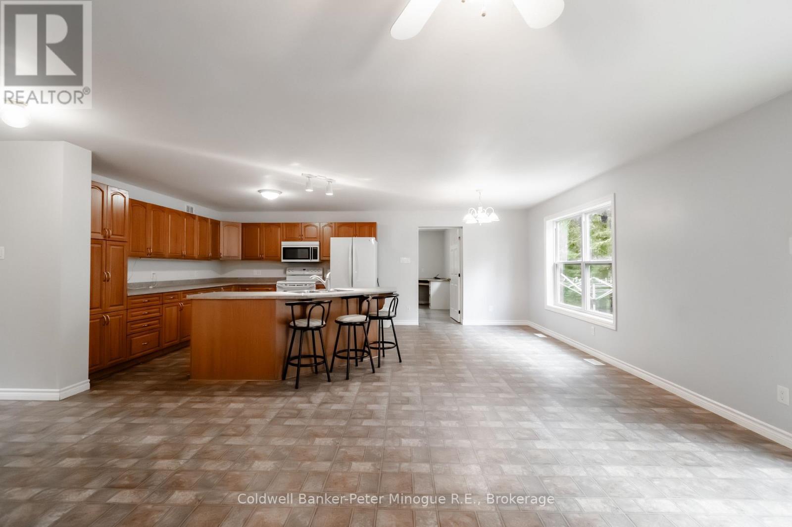 567 Sunset Cove Road, Callander, ON - Indoor